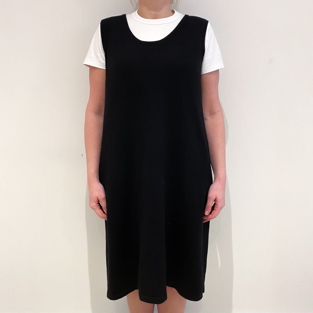 Black Sleeveless Cashmere Scoop Neck Dress Large