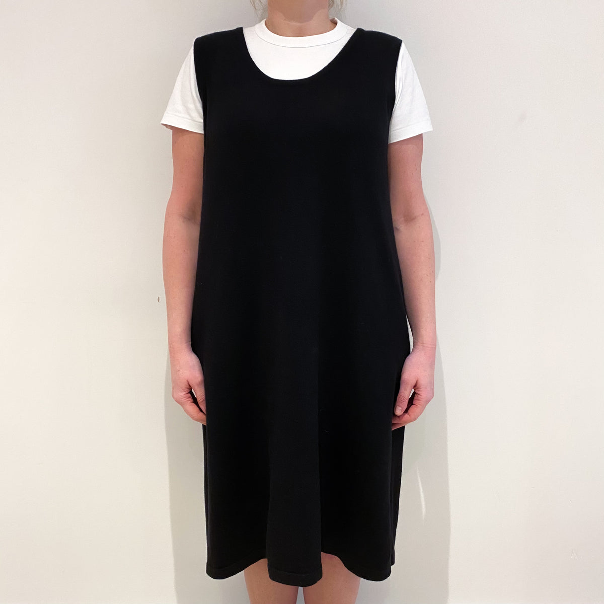 Black Sleeveless Cashmere Scoop Neck Dress Large