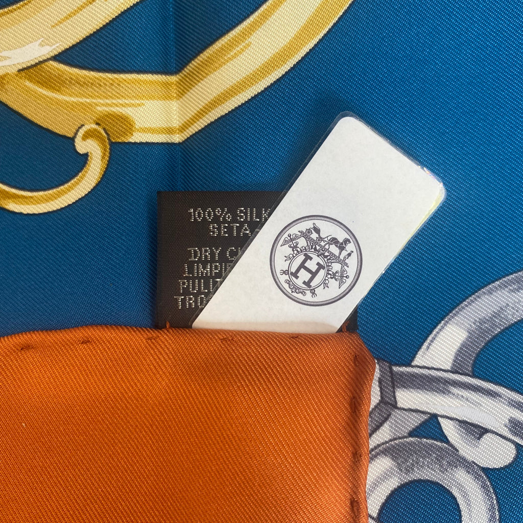 Brand New Boxed Lift Profilé Hermès Silk Scarf Quite Rare