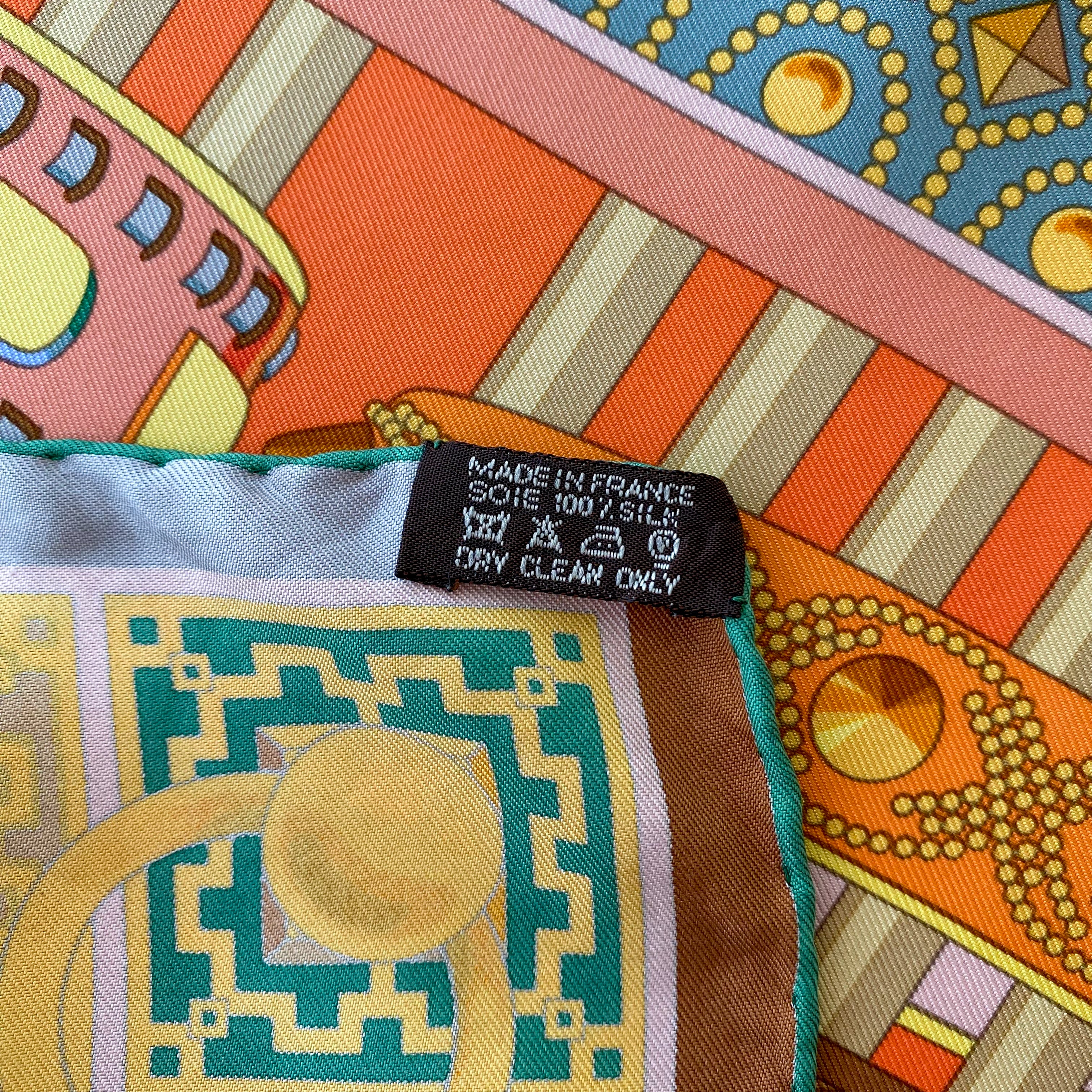 Boxed Hermès Colliers de Chiens Silk Scarf
