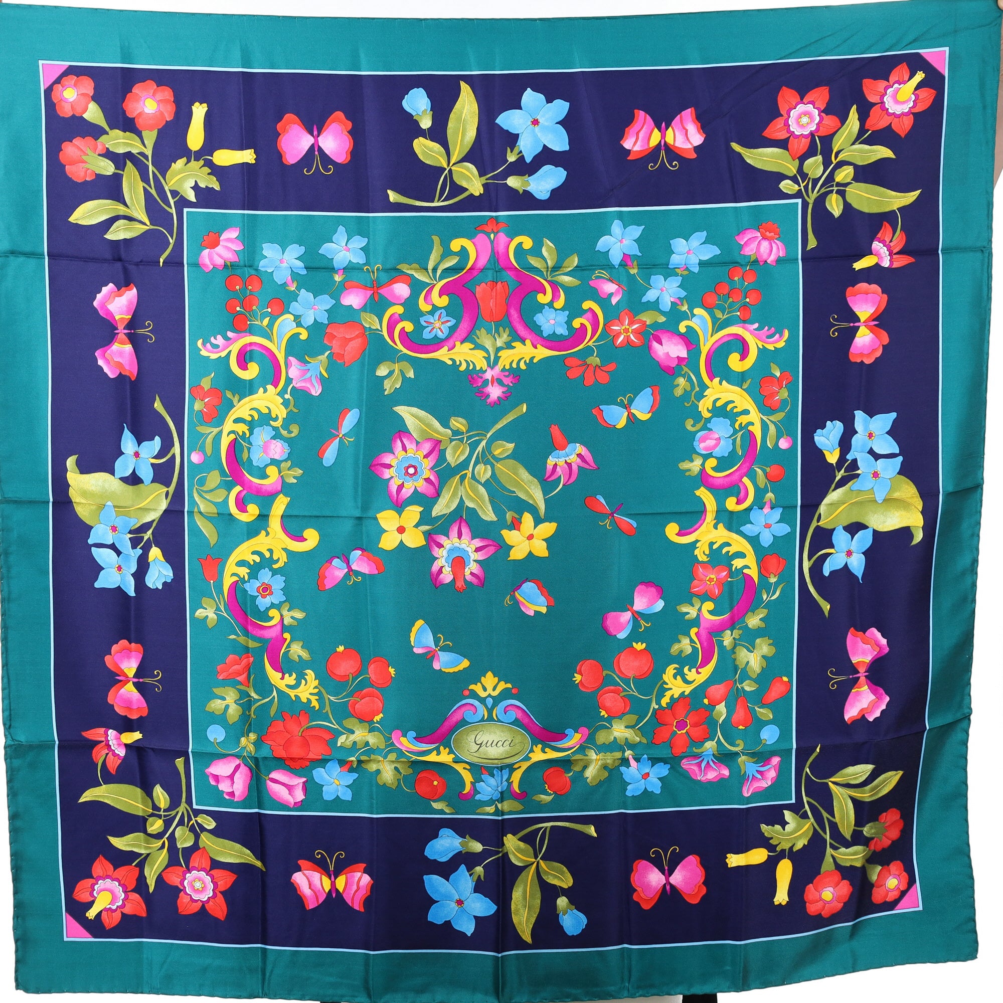 Brand New Gucci Floral Vintage Silk Scarf