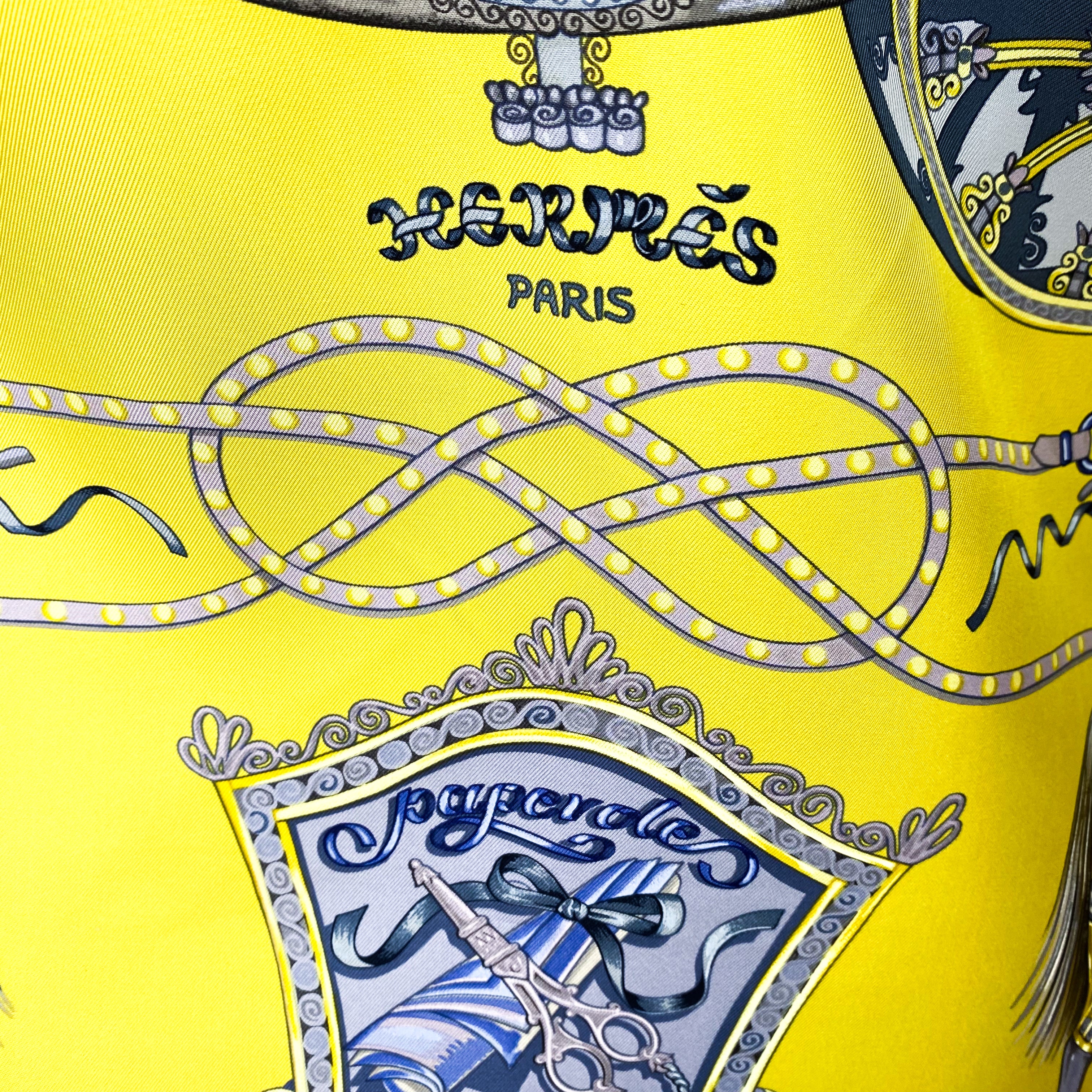 Immaculate Rare Boxed Hermes Paperoles Vintage Silk Scarf
