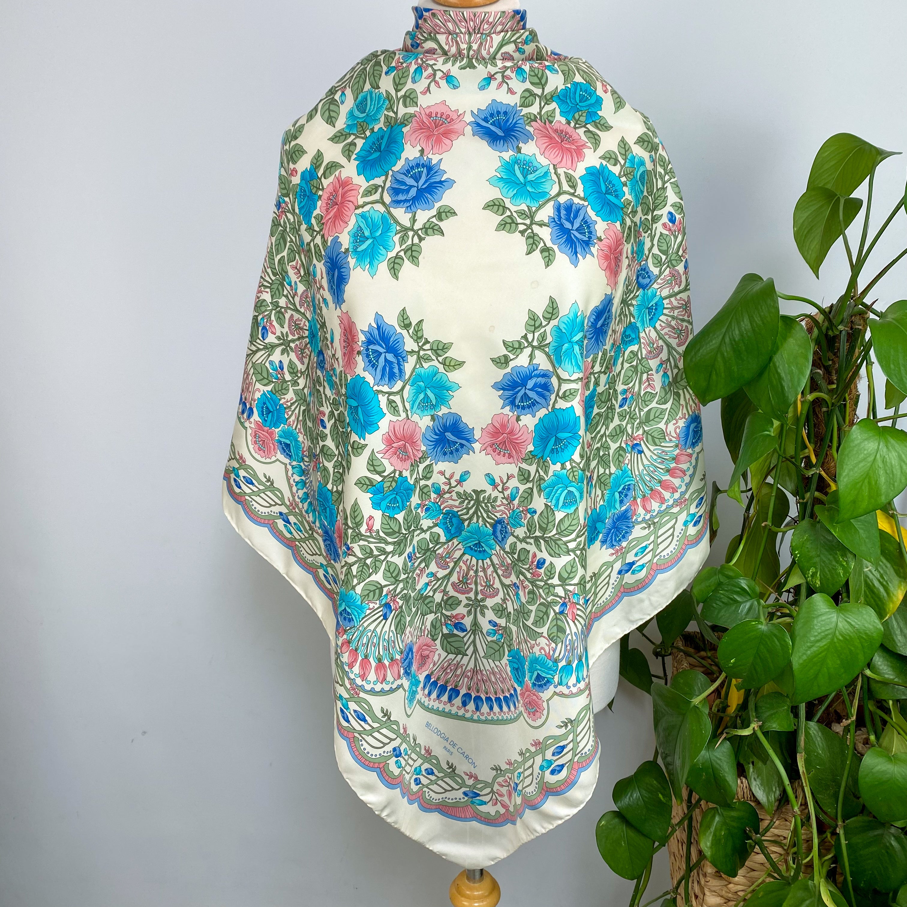 Bellodgia de Caron Vintage Silk Scarf