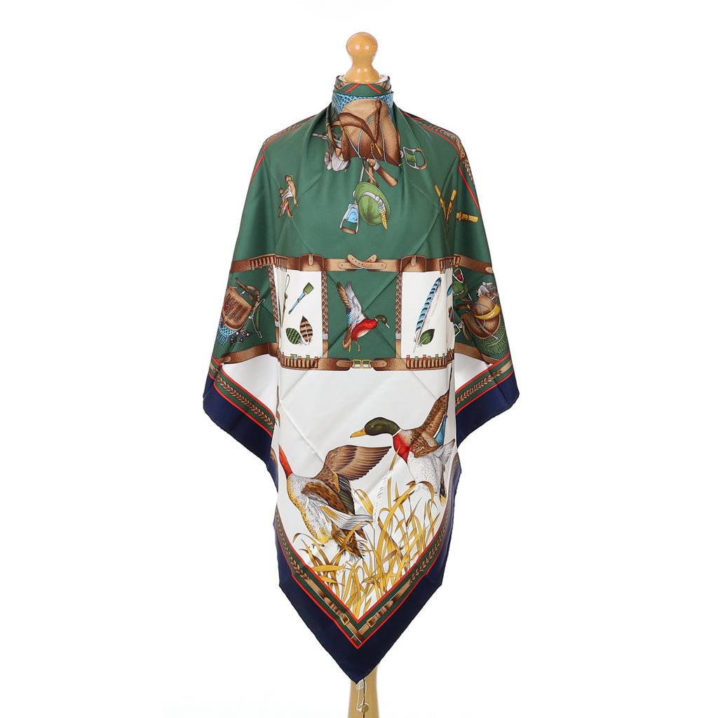 Brand New Gucci Duck Hunt Green and Navy Vintage Silk Scarf