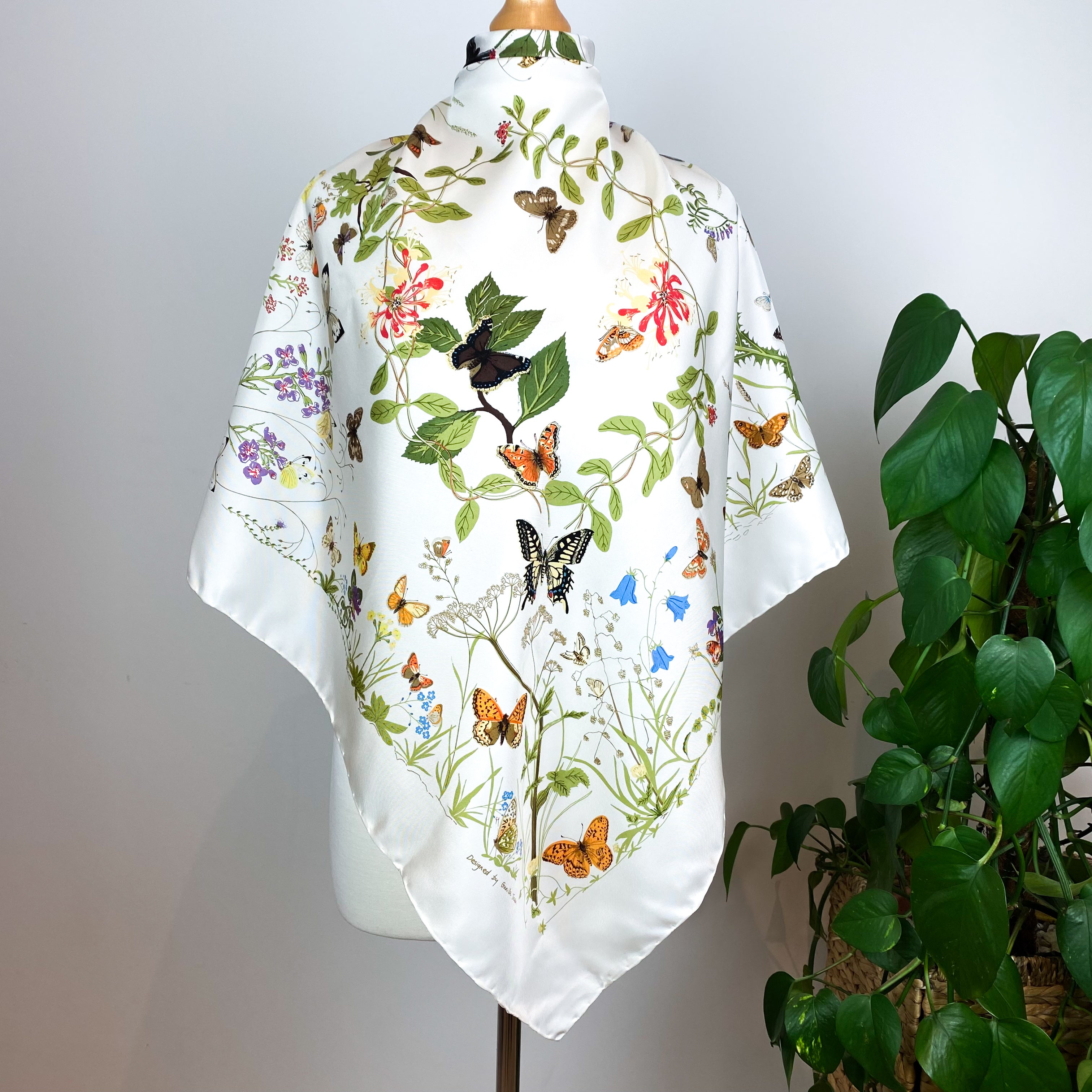 Pristine Beckford Silk Floral Vintage Silk Scarf