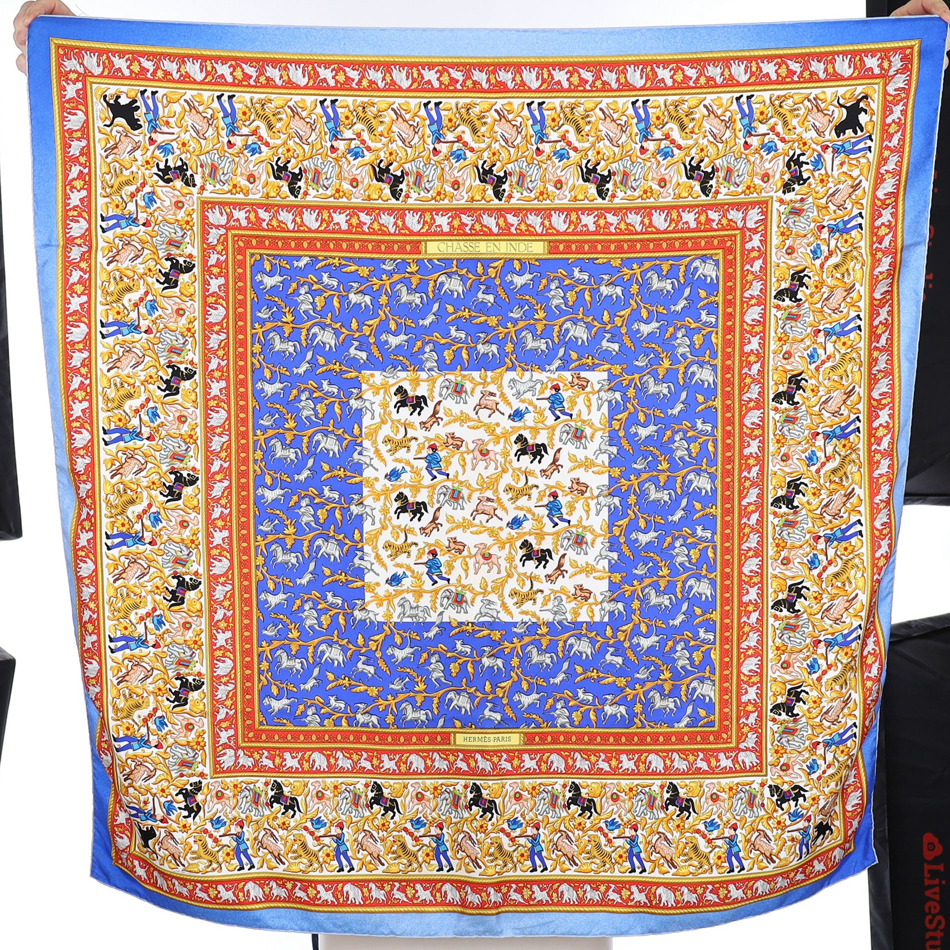 Hermès Chasse en Inde Silk Scarf