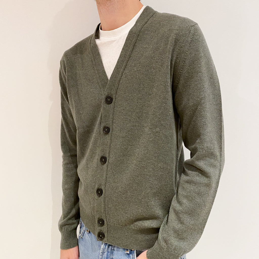 Men’s Brand New Scottish Khaki Green V-Neck Cardigan Medium
