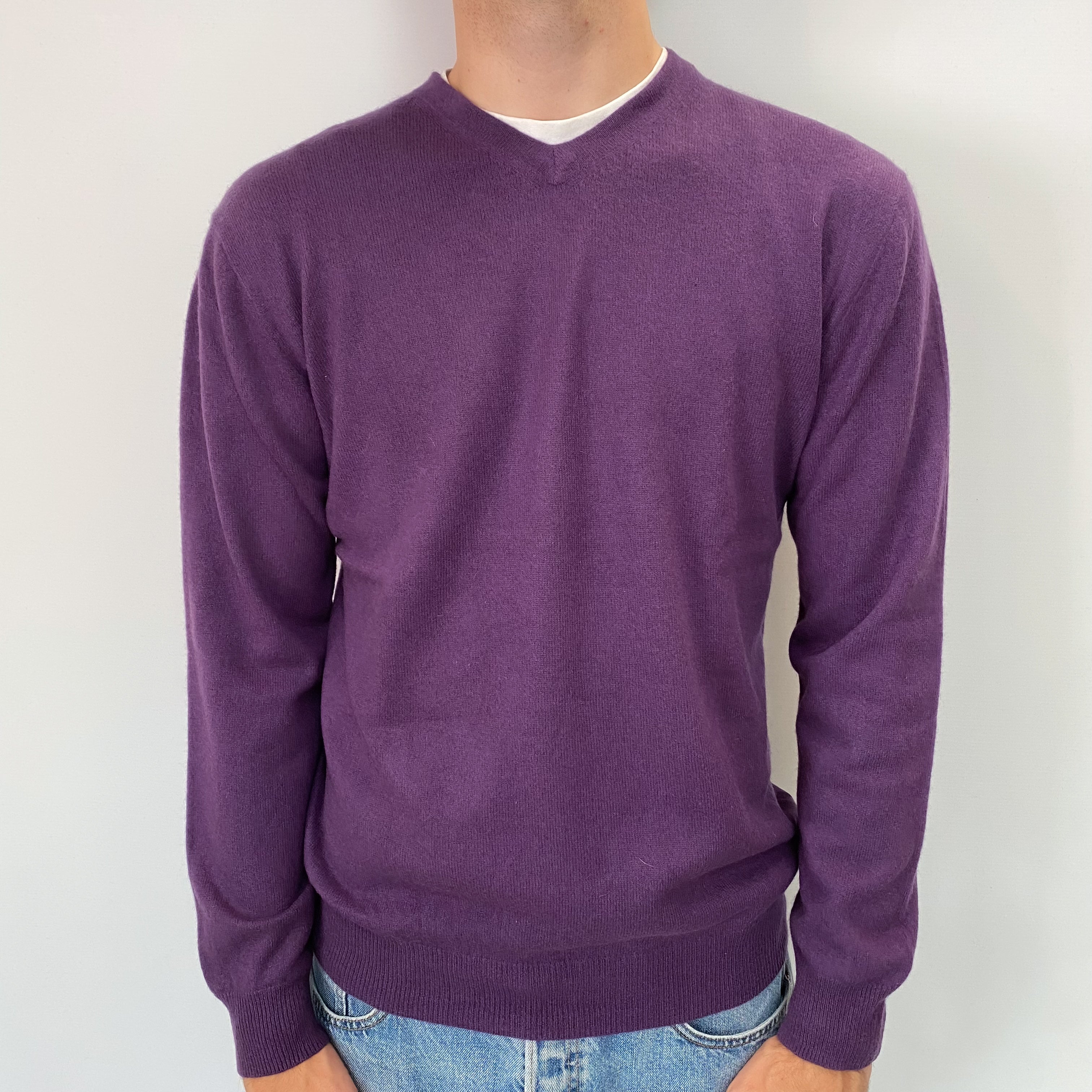 Men's Blueberry Purple Cashmere V Neck Jumper Medium
