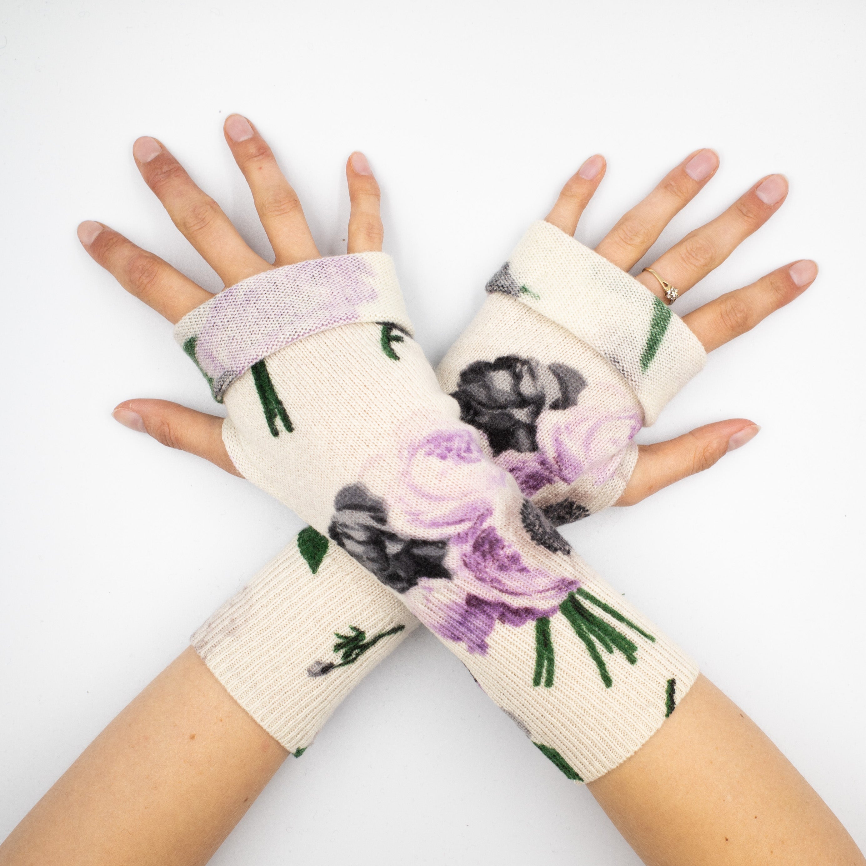 Cream and Lilac Floral Fingerless Gloves