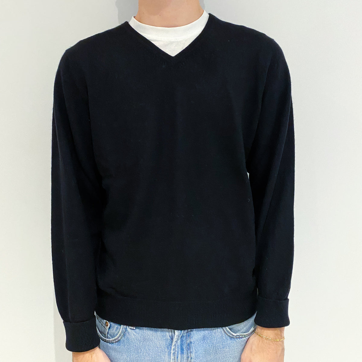 Men's Black Cashmere V-Neck Jumper Large
