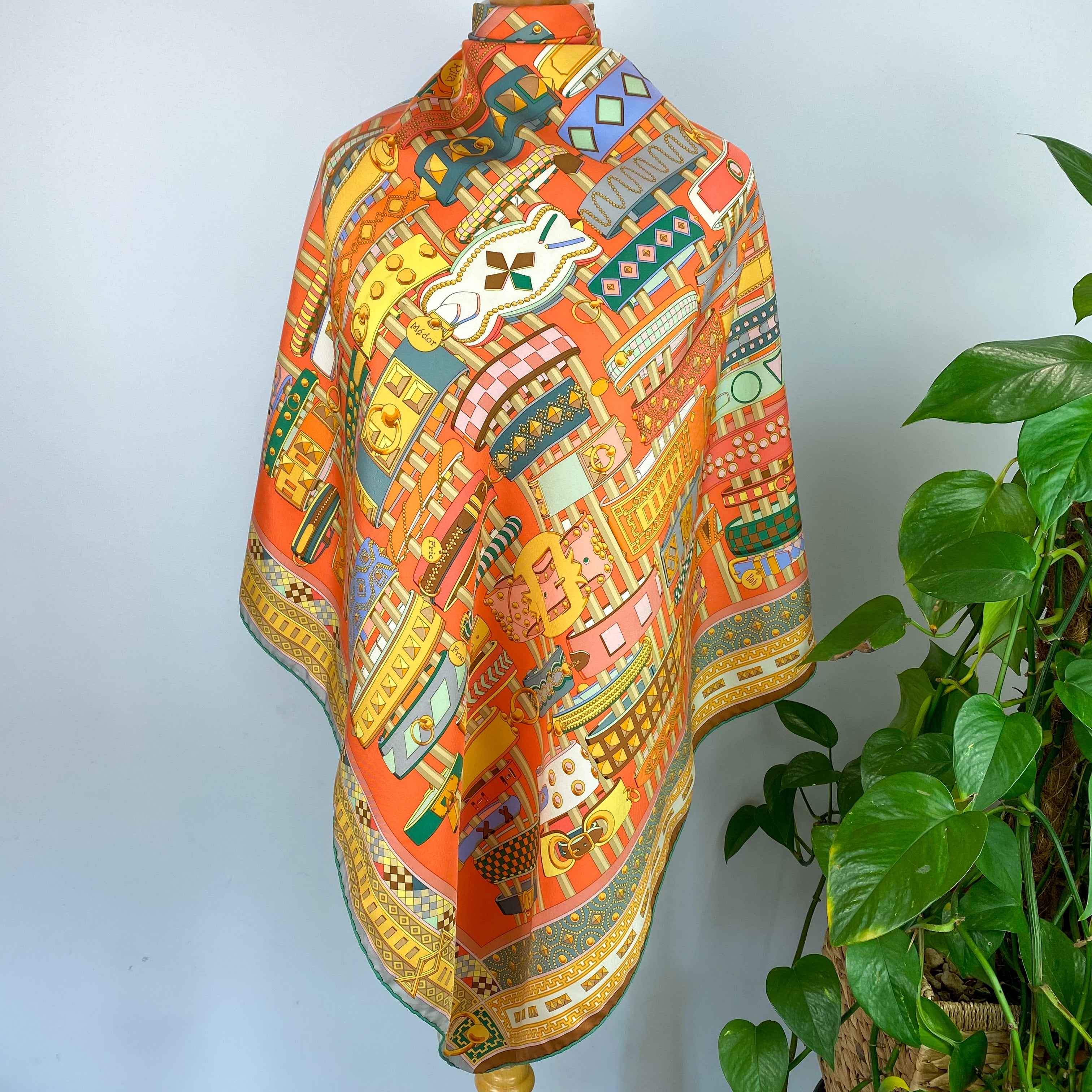 Boxed Hermès Colliers de Chiens Silk Scarf
