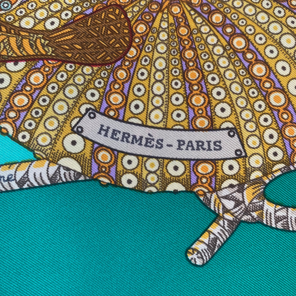Brand New Boxed Hermès Grands Fonds Scarf