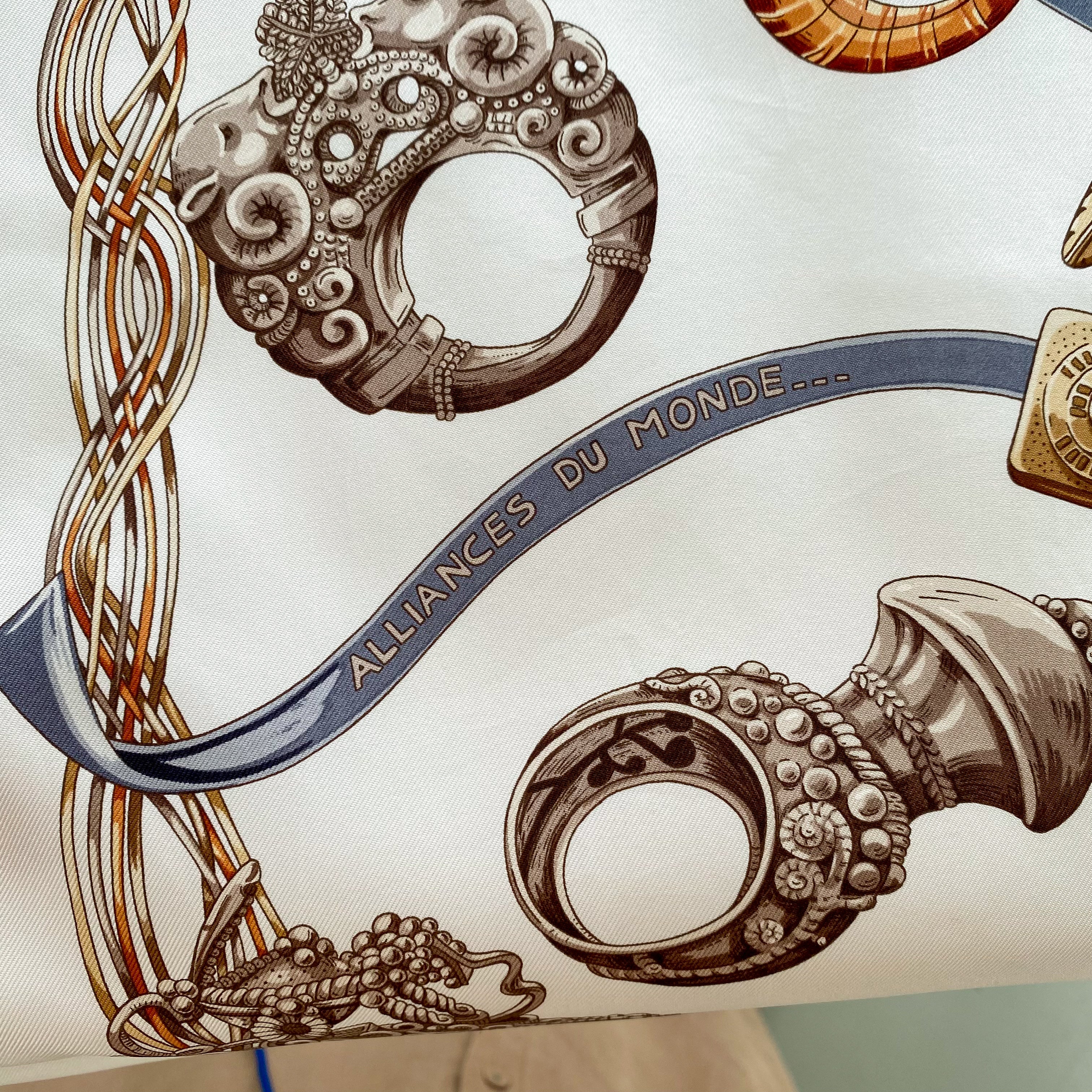 Immaculate Boxed Hermès Alliances Du Monde Silk Scarf