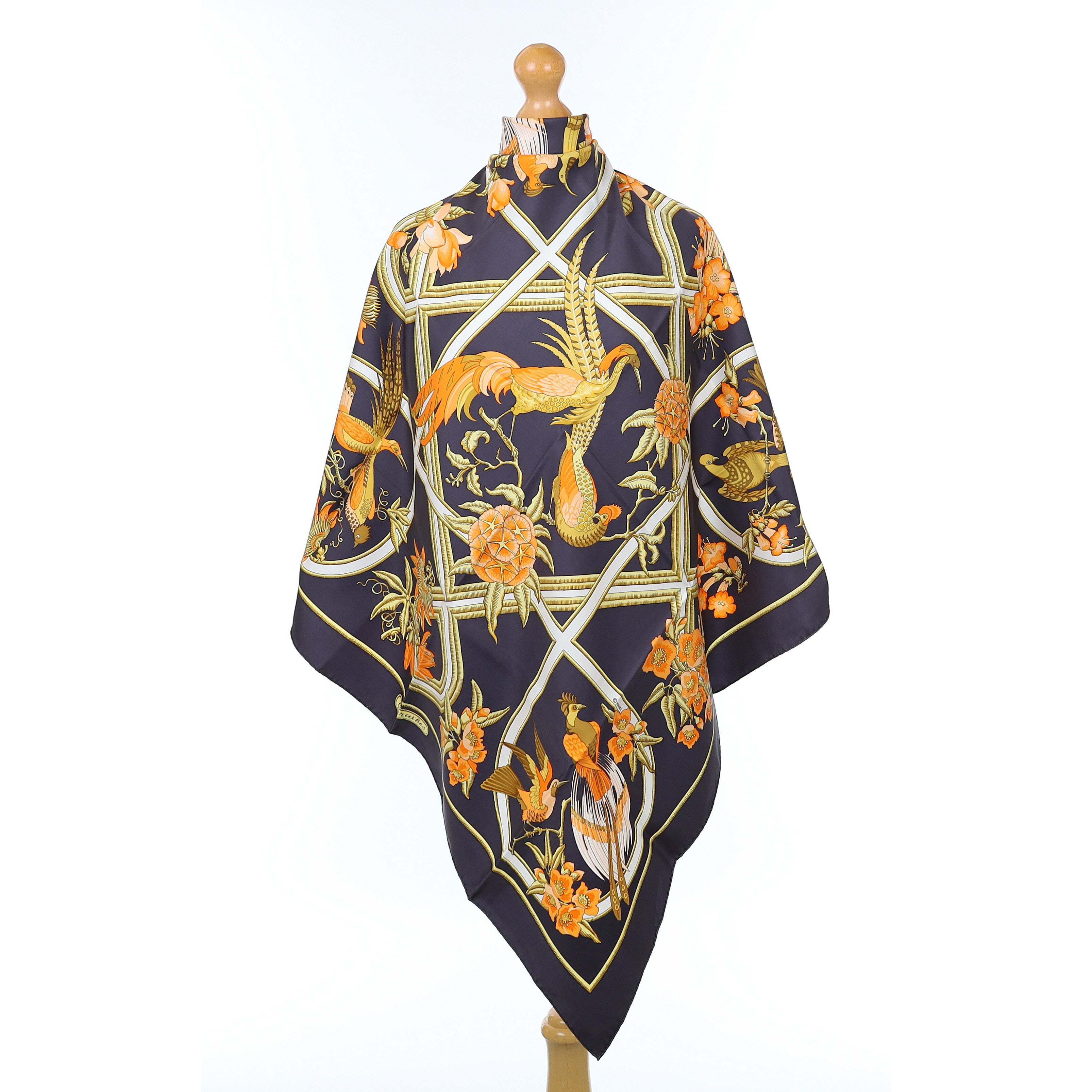 Brand New Boxed Hermès Caraïbes Silk Scarf