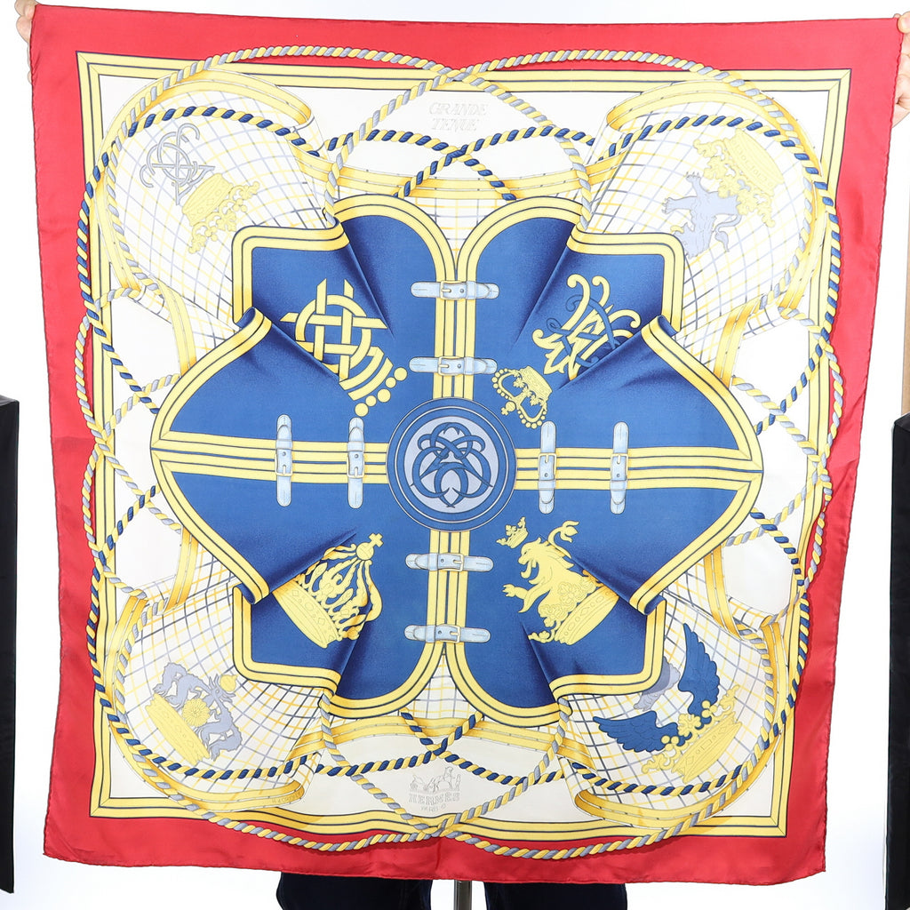 Hermès Grande Tenue Silk Scarf