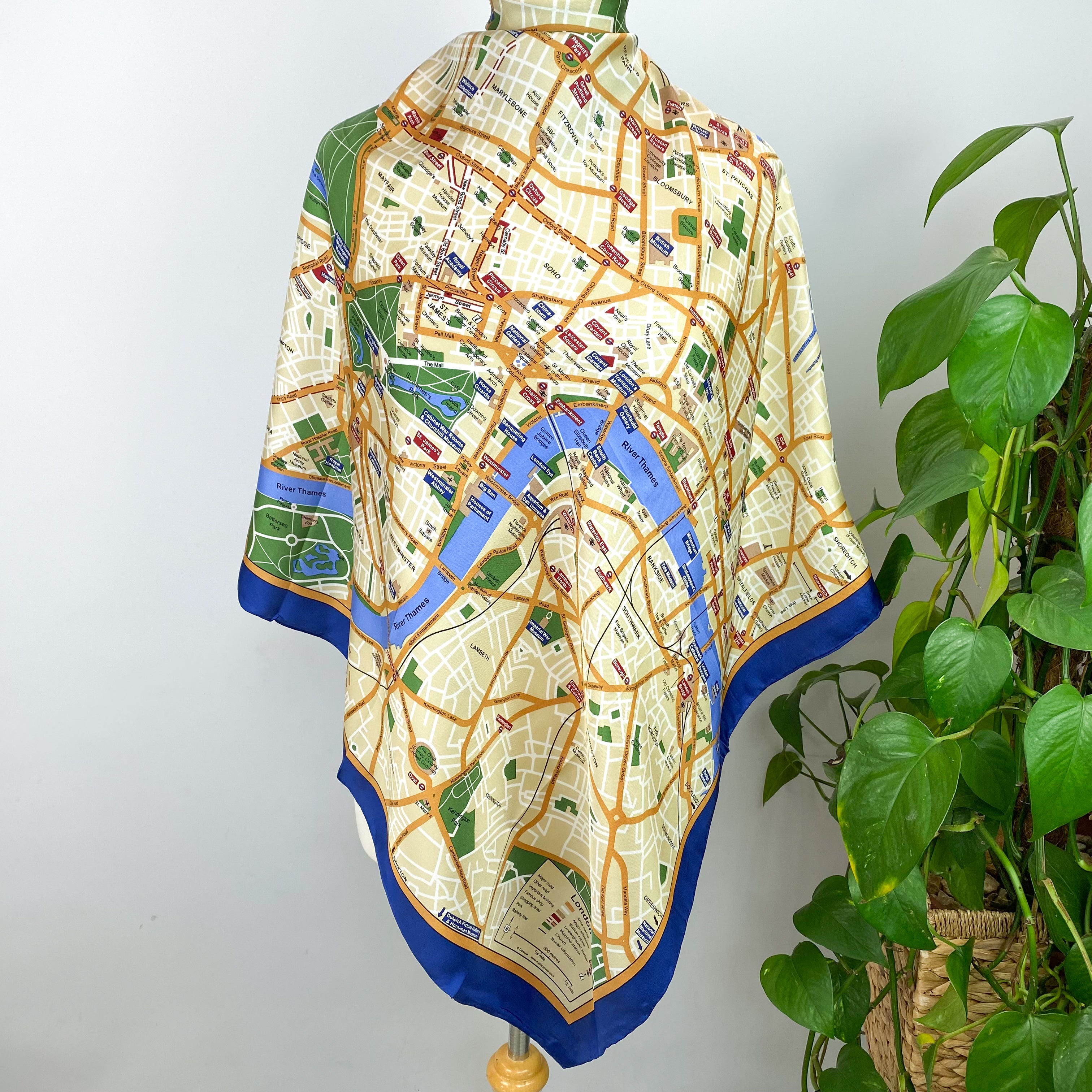 Immaculate Tasaram London Map Silk Scarf