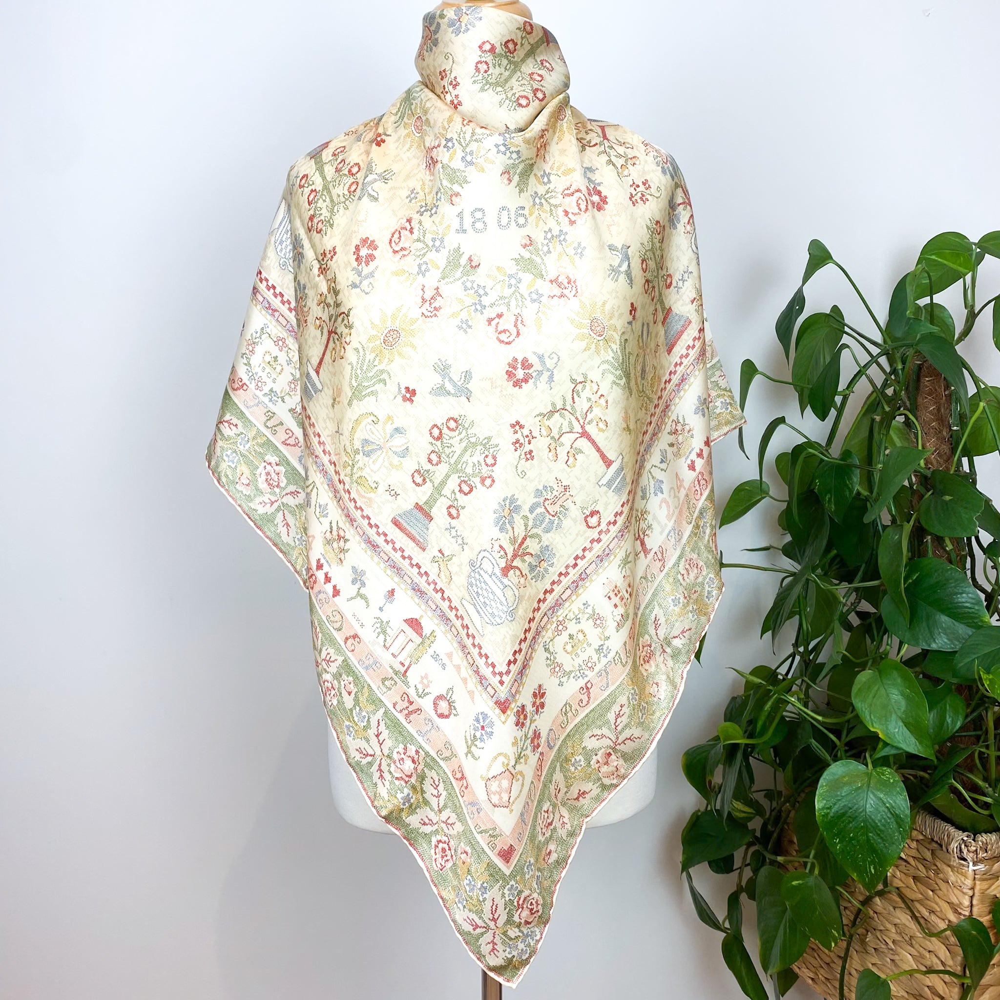 Immaculate Tapestry Design Silk Scarf