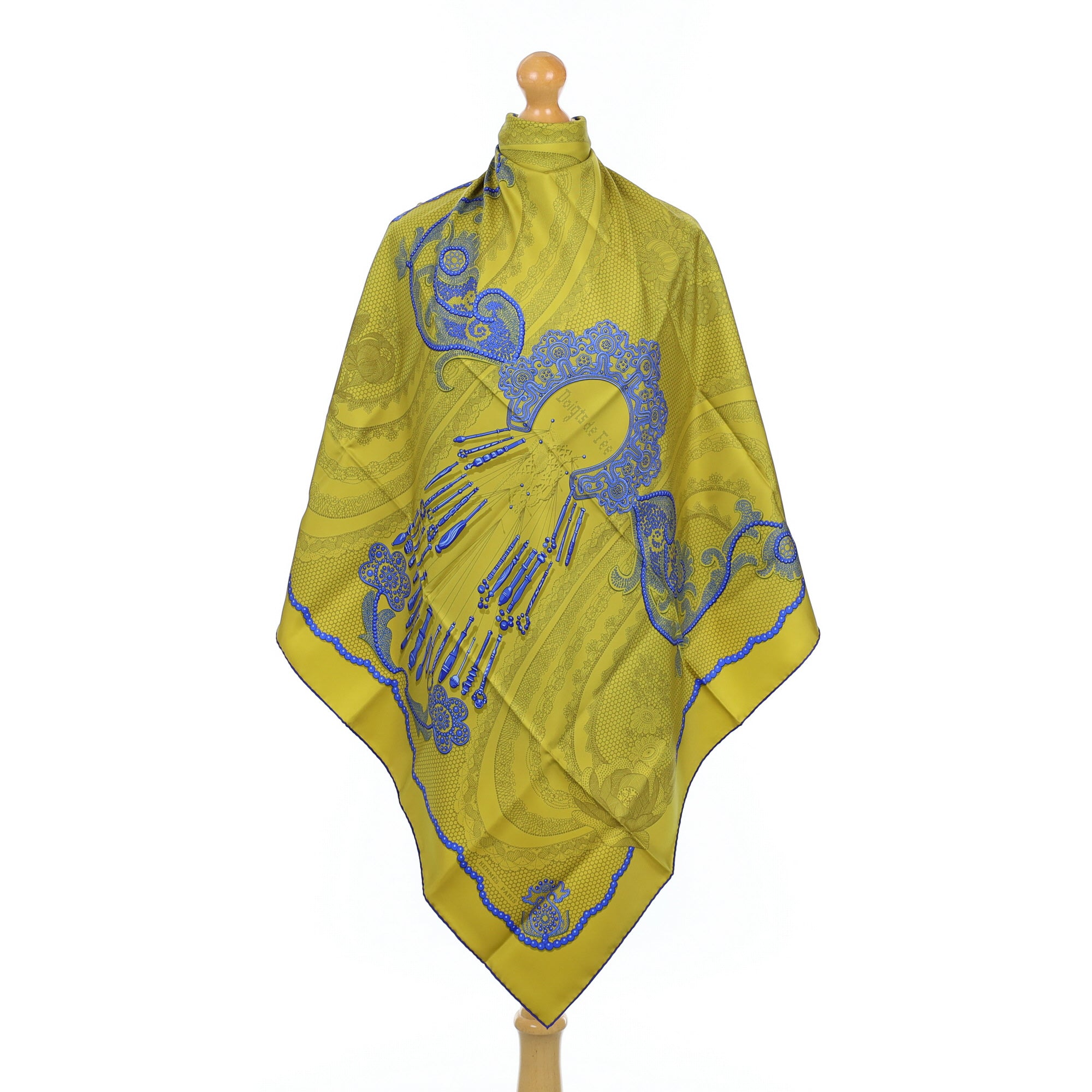 Pristine Hermès Doigts de Fée Silk Scarf