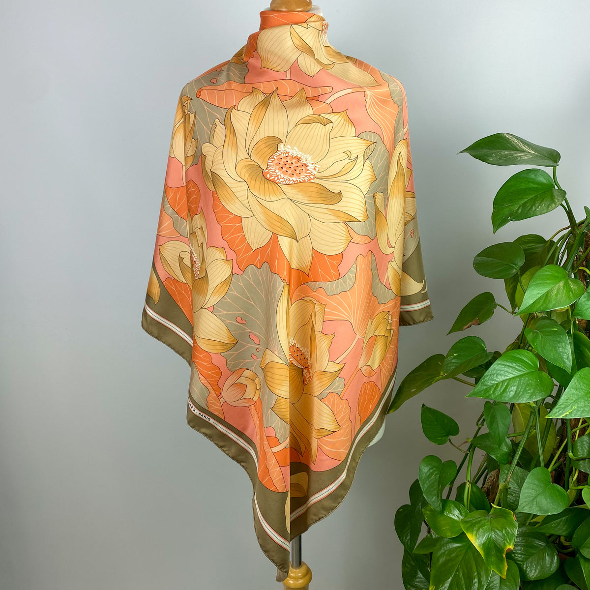 Boxed Hermès Fleurs De Lotus Silk Scarf