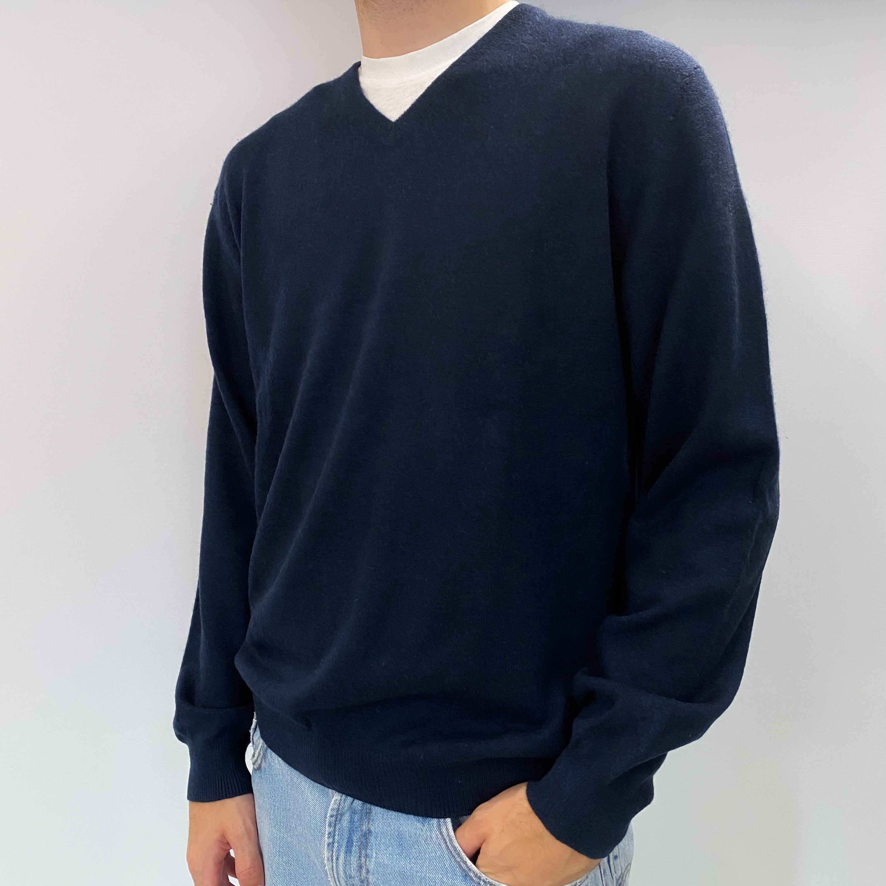 Men's Midnight Blue Cashmere V Neck Jumper Large