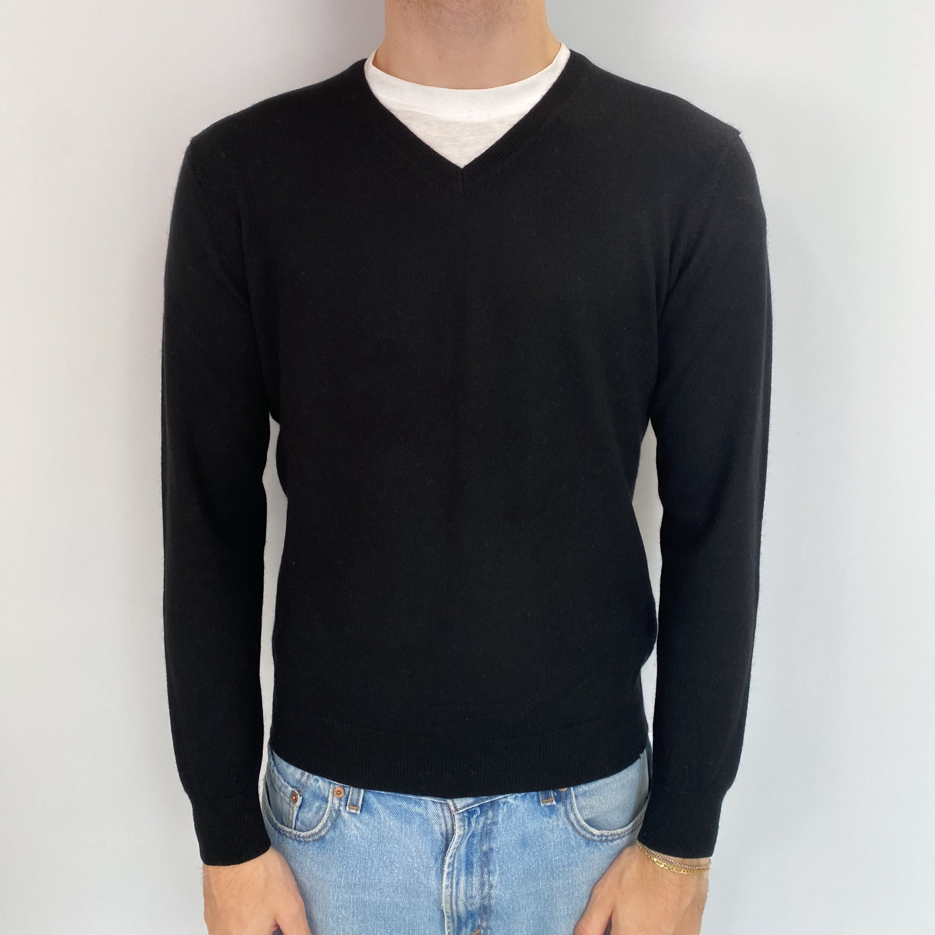 Men's Black Cashmere V Neck Jumper Medium