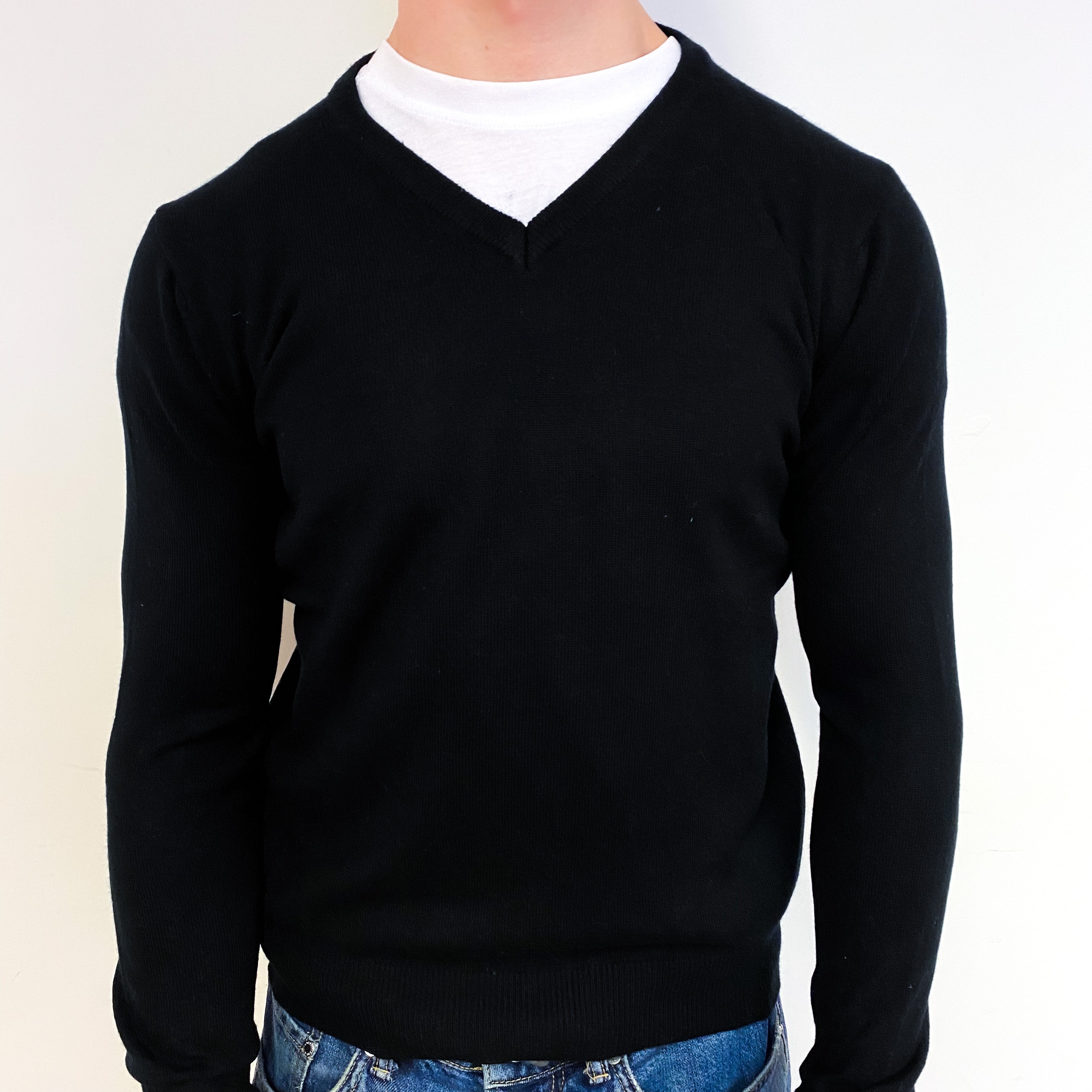 Men's Black Cashmere V-Neck Jumper Small