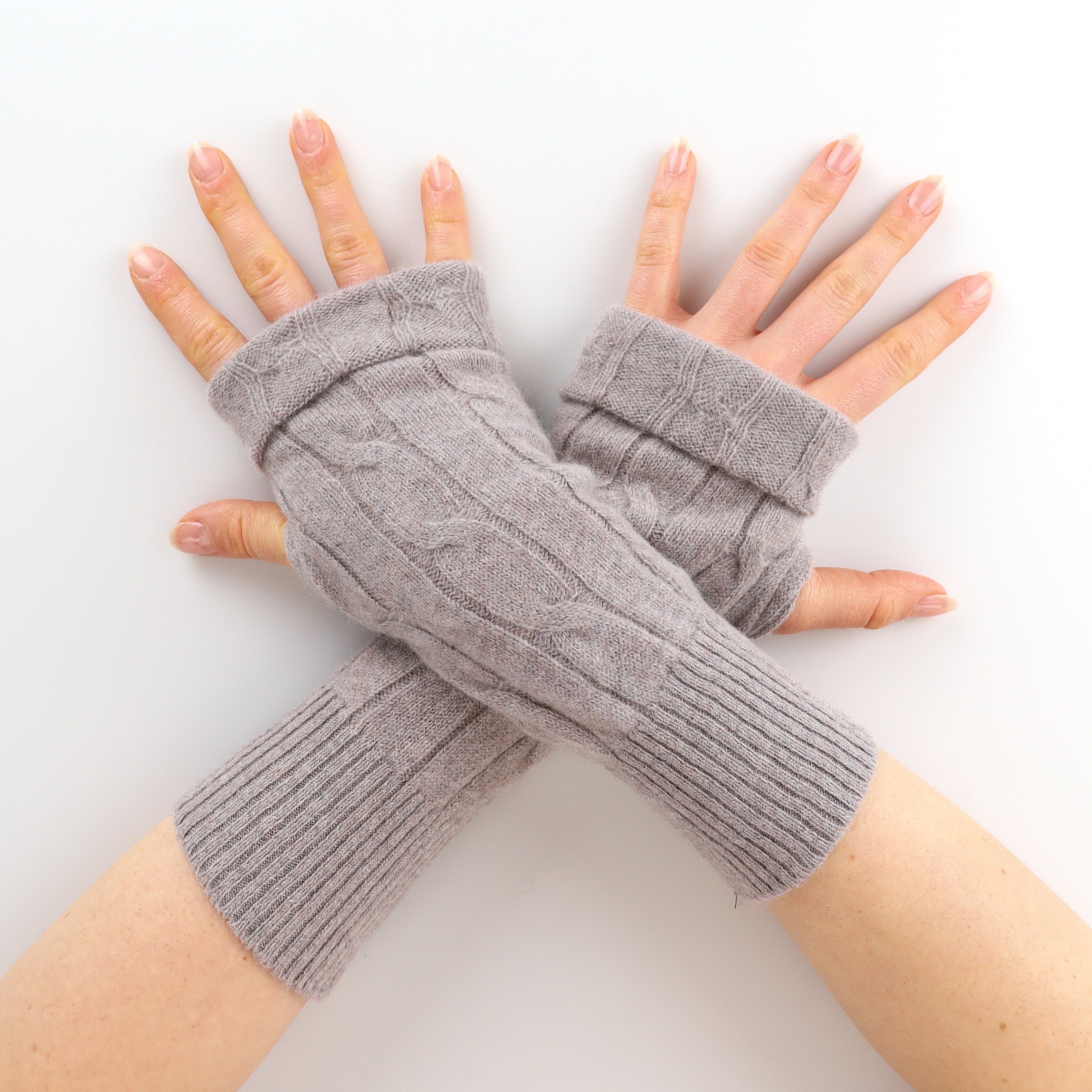 Mouse Brown Cable Fingerless Gloves