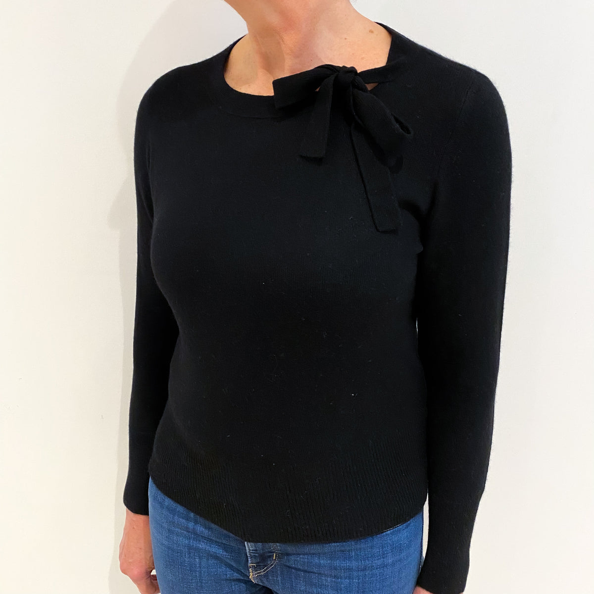 Black Cashmere Crew Neck With Neck Tie Jumper Medium