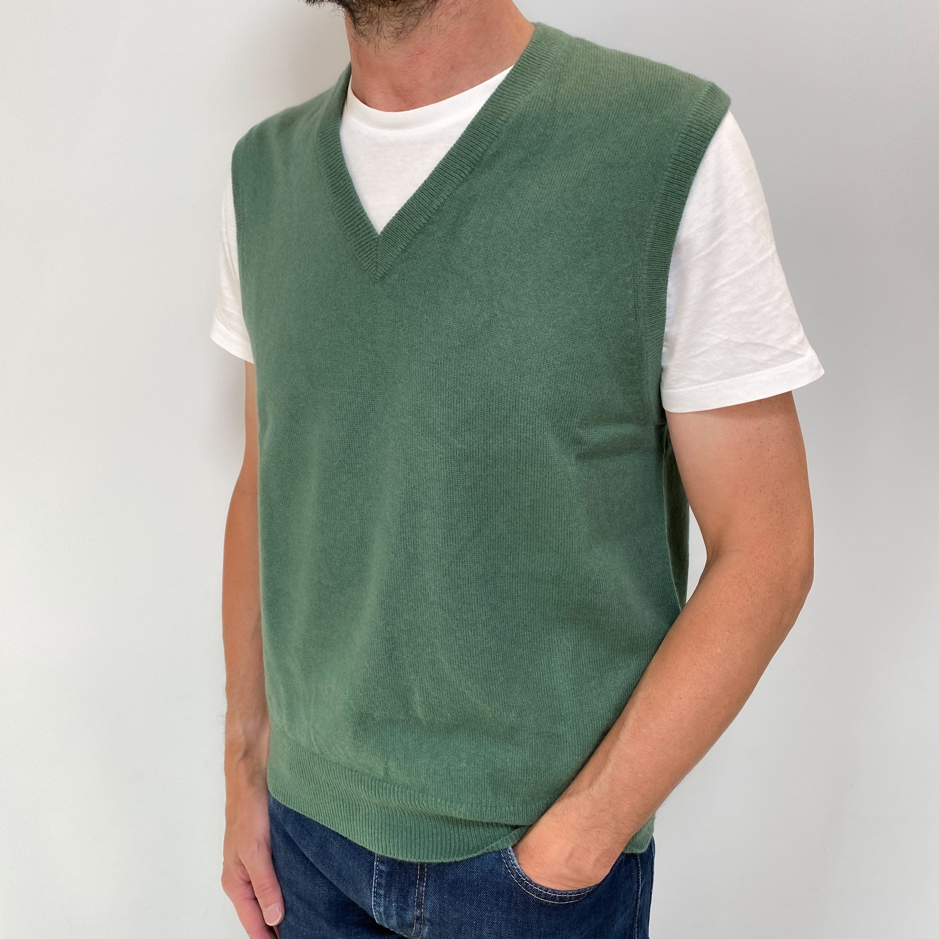 Men's Shamrock Green Cashmere Sleeveless V Neck Jumper Small