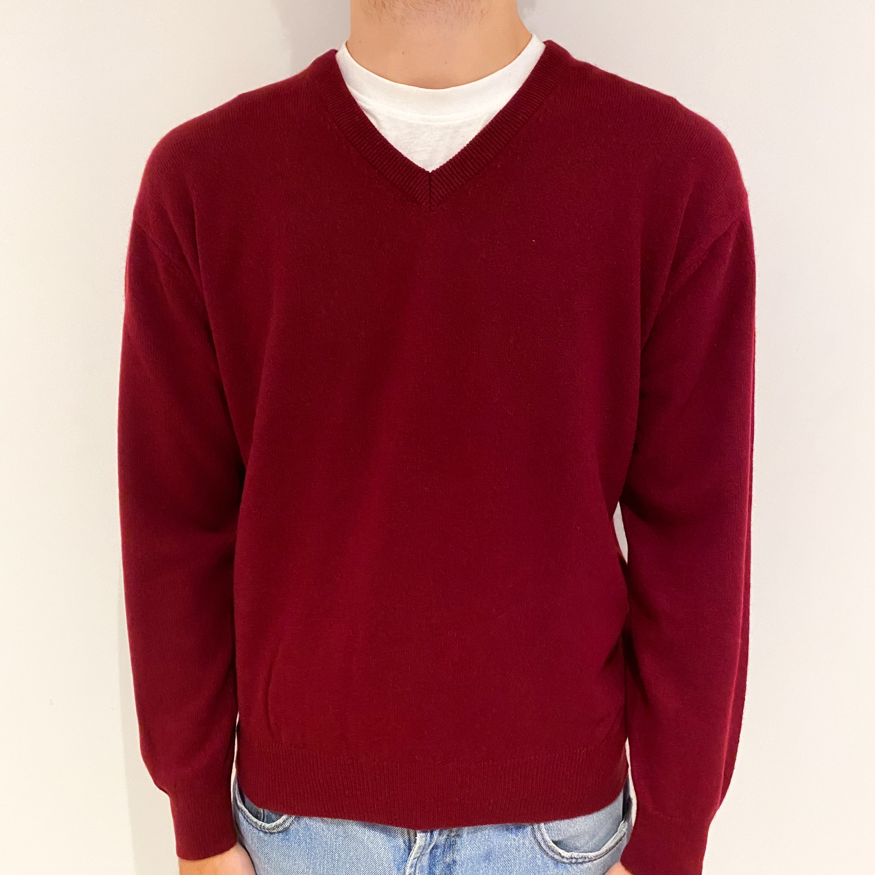 Men's Burgundy Cashmere V-Neck Jumper Large
