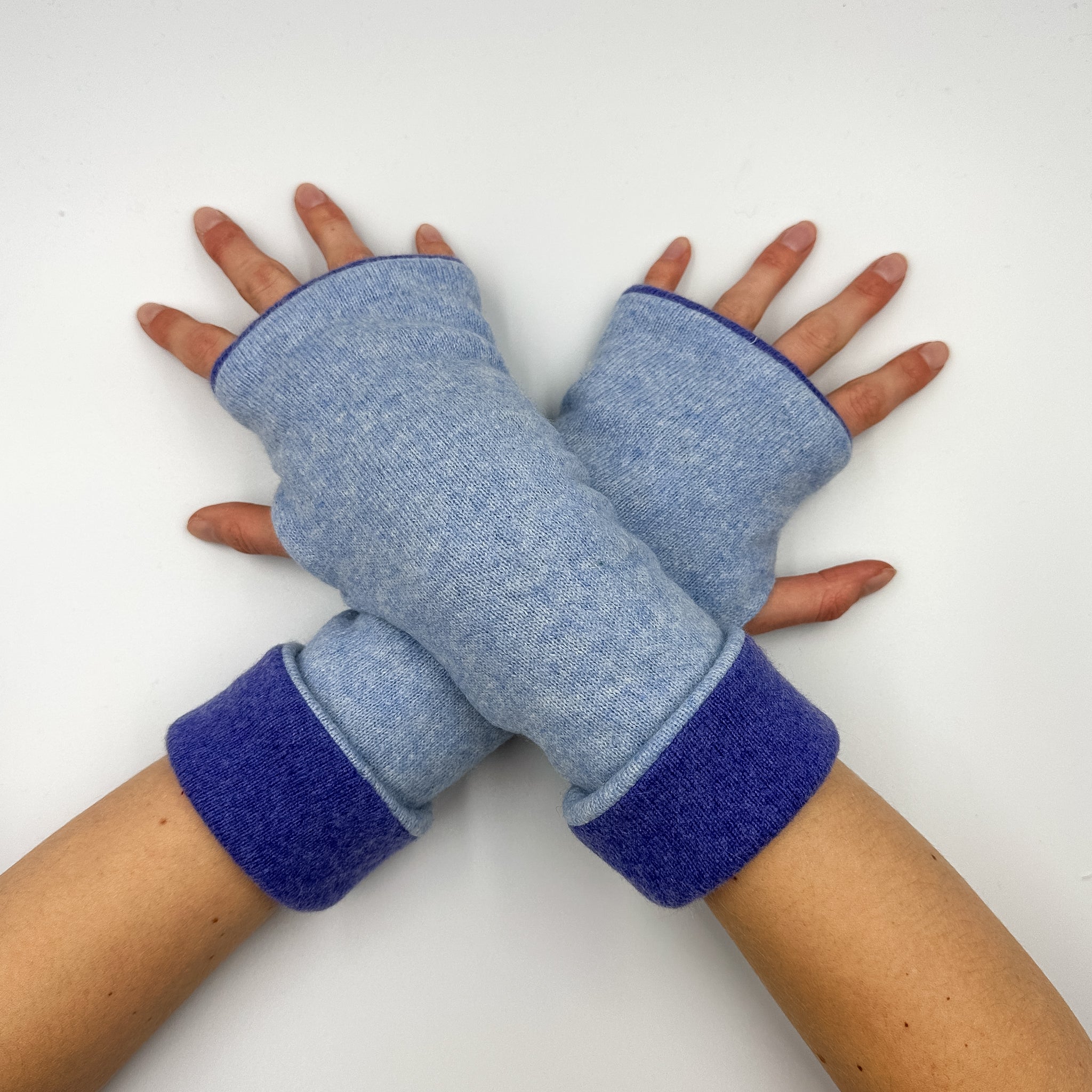 Sky Blue and Hyacinth Luxury Reversible Cashmere Fingerless Gloves