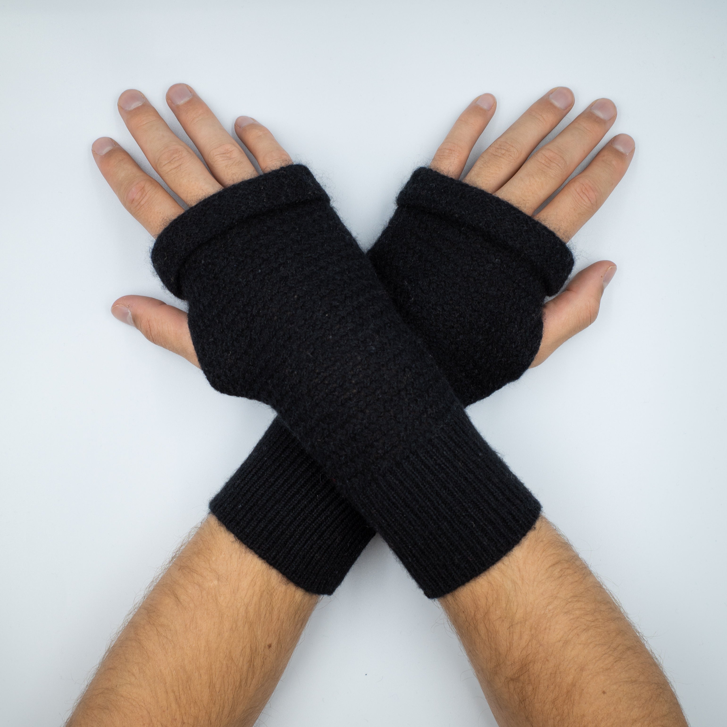 Men’s Black Chunky Cashmere Fingerless Gloves