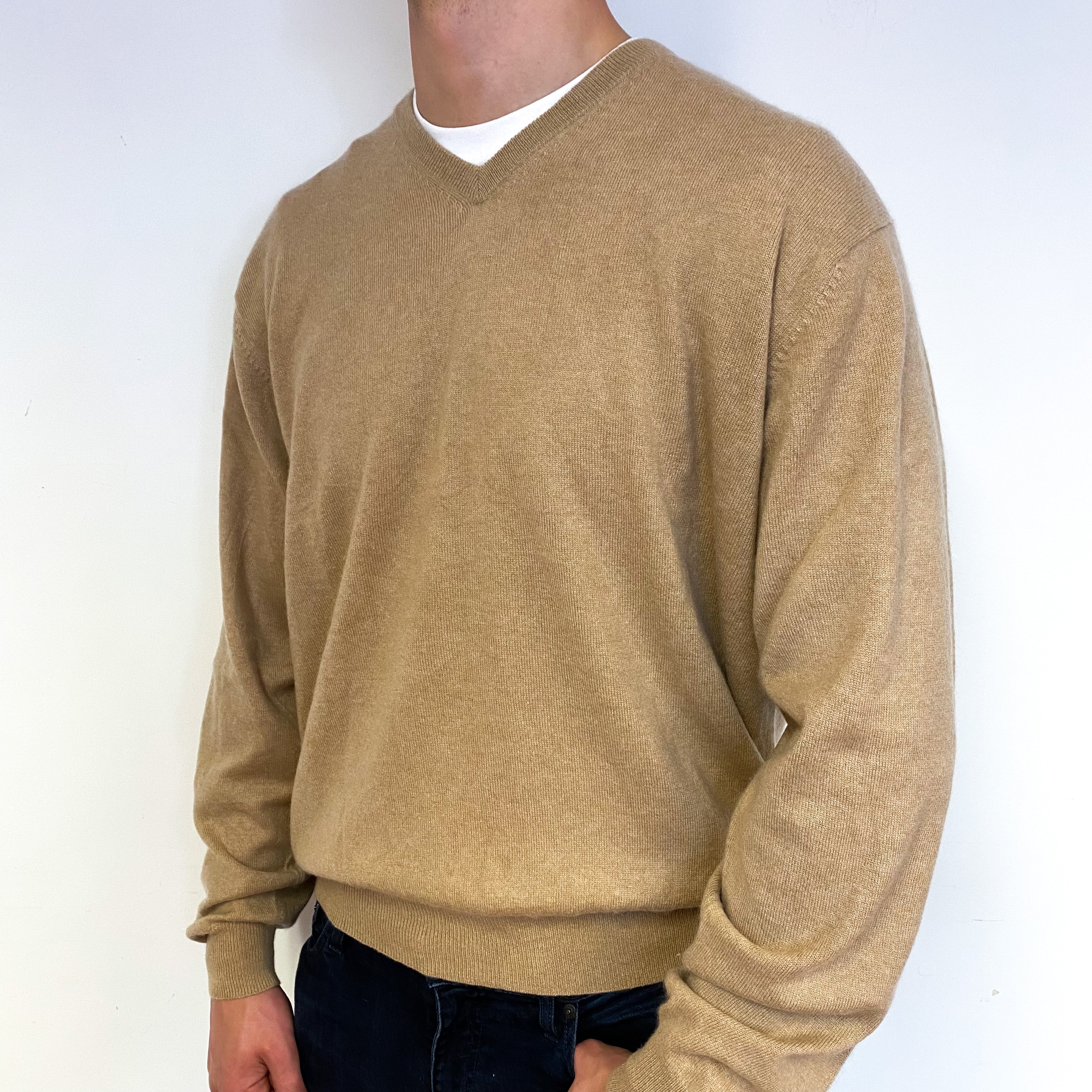 Men's Fudge Brown Cashmere V-Neck Jumper Extra Large