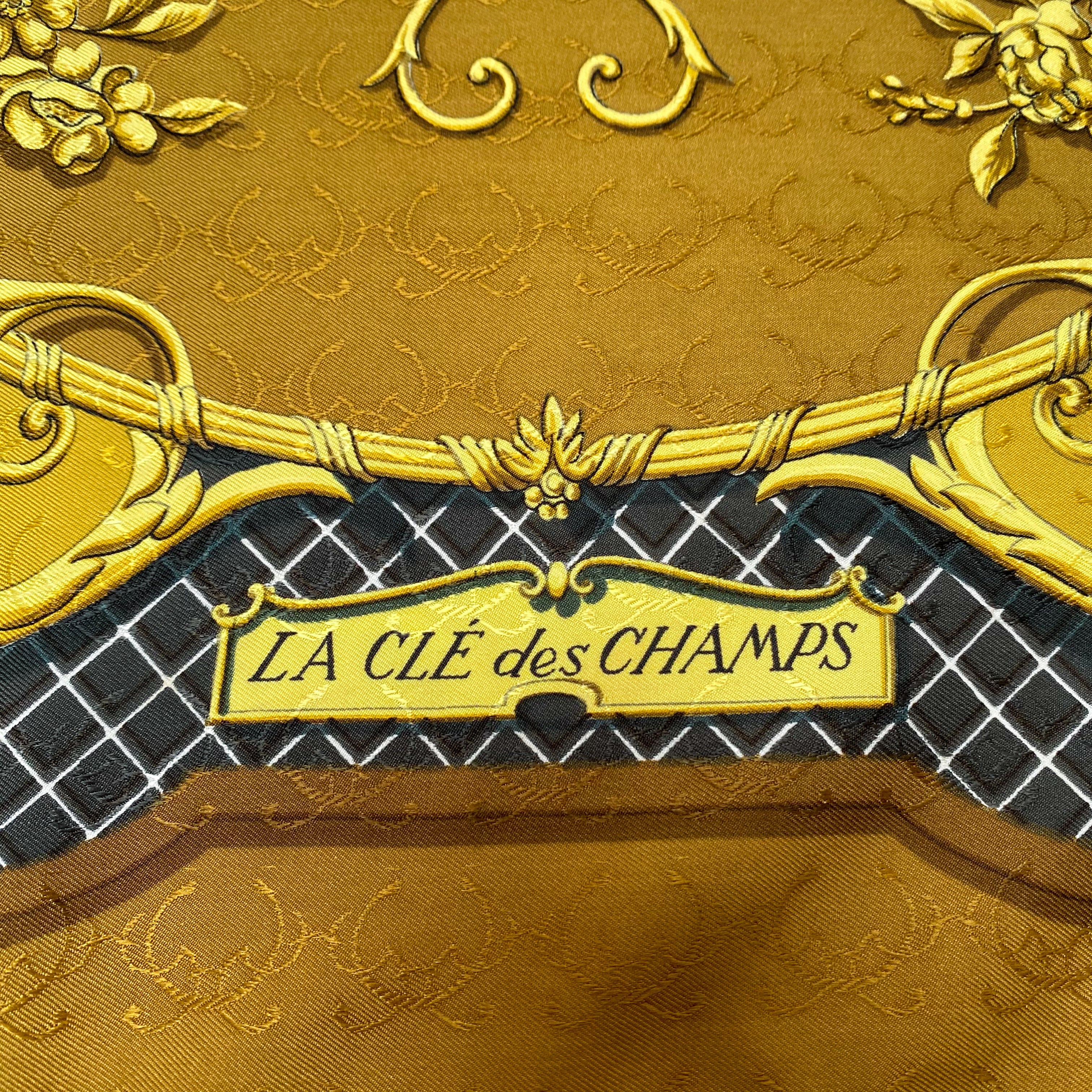 Boxed Hermès A Cle des Champs 1965 Silk Scarf