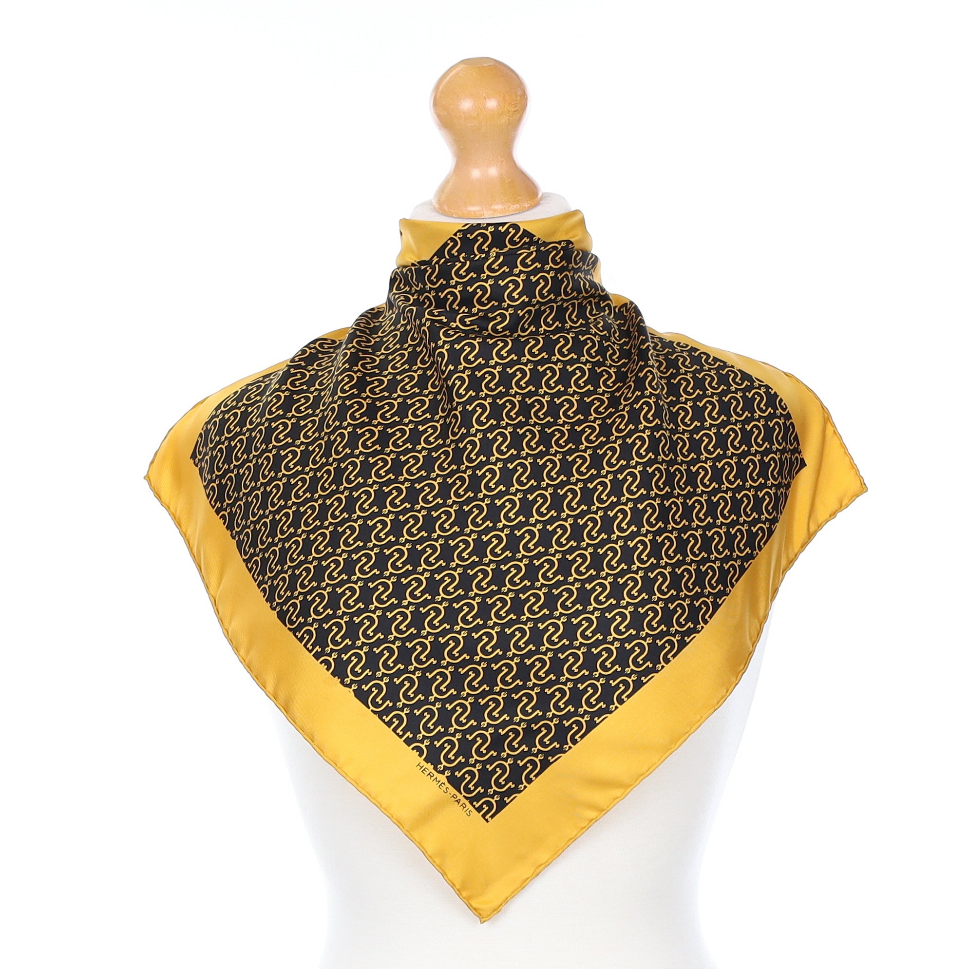 Hermès Vintage Patterned 42 Silk Pocket Scarf