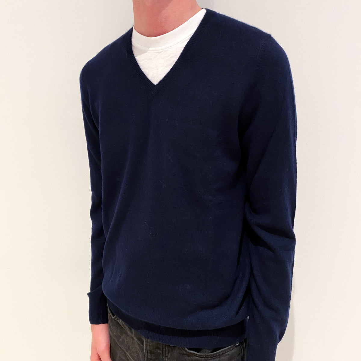 Men's Navy Blue Cashmere V-Neck Jumper Small