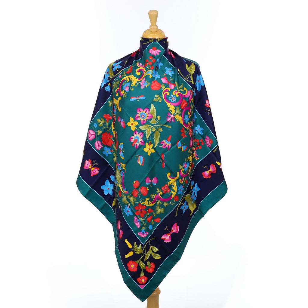 Brand New Gucci Floral Vintage Silk Scarf