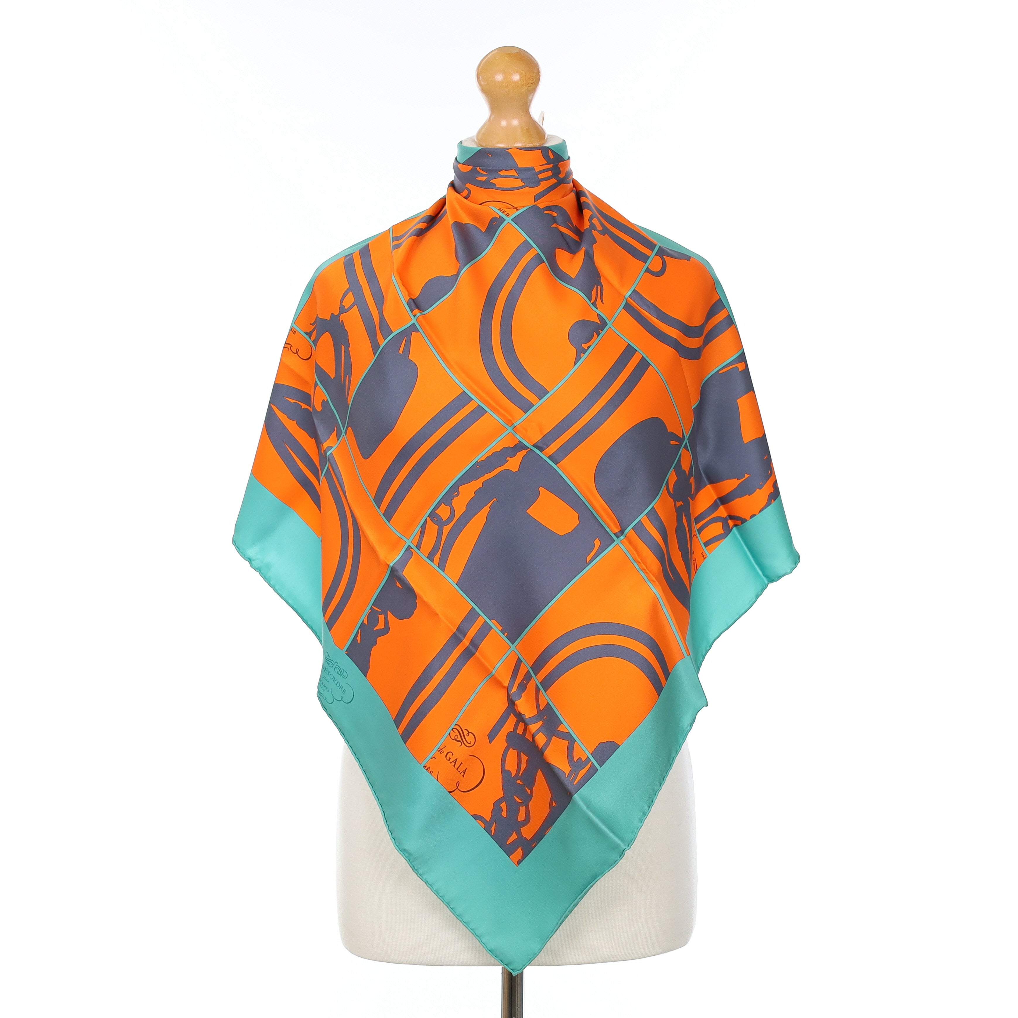 Brand New Boxed Hermès En Désordre Silk Scarf