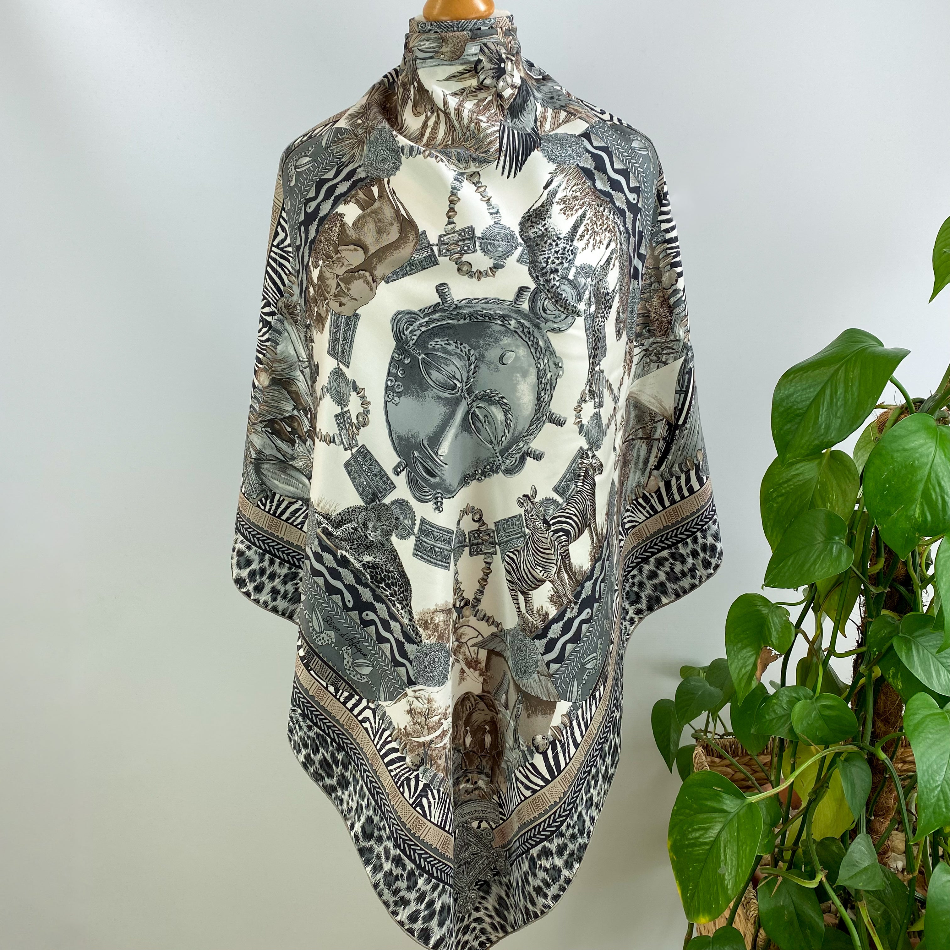 Immaculate Andre Claude Canova Silk Scarf