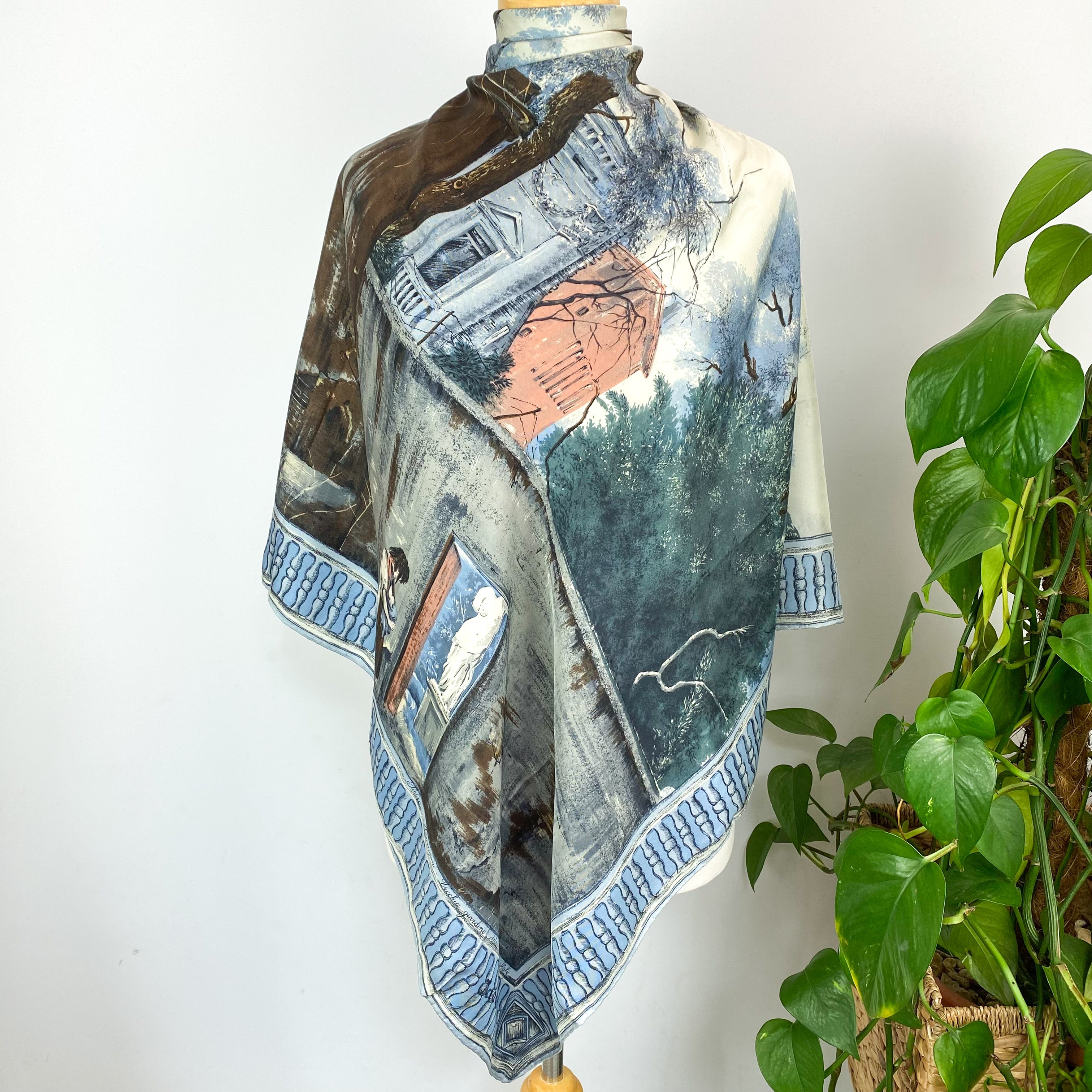 Stunning Jacqmar Artistic Vintage Silk Scarf