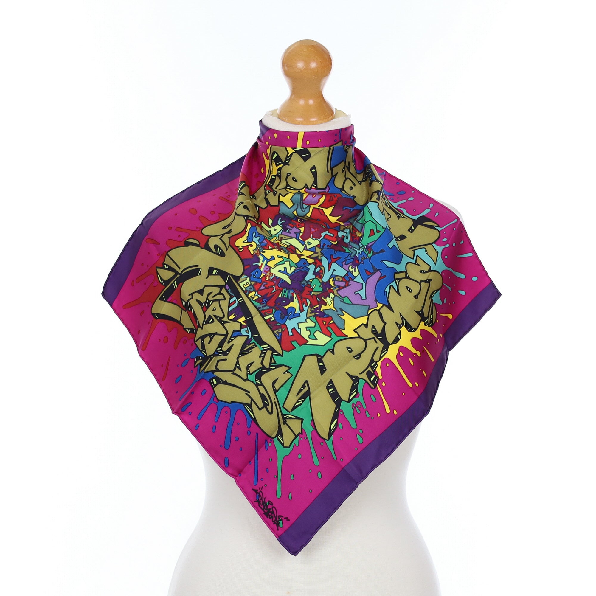 Pristine Hermès 45 Graff Silk Scarf