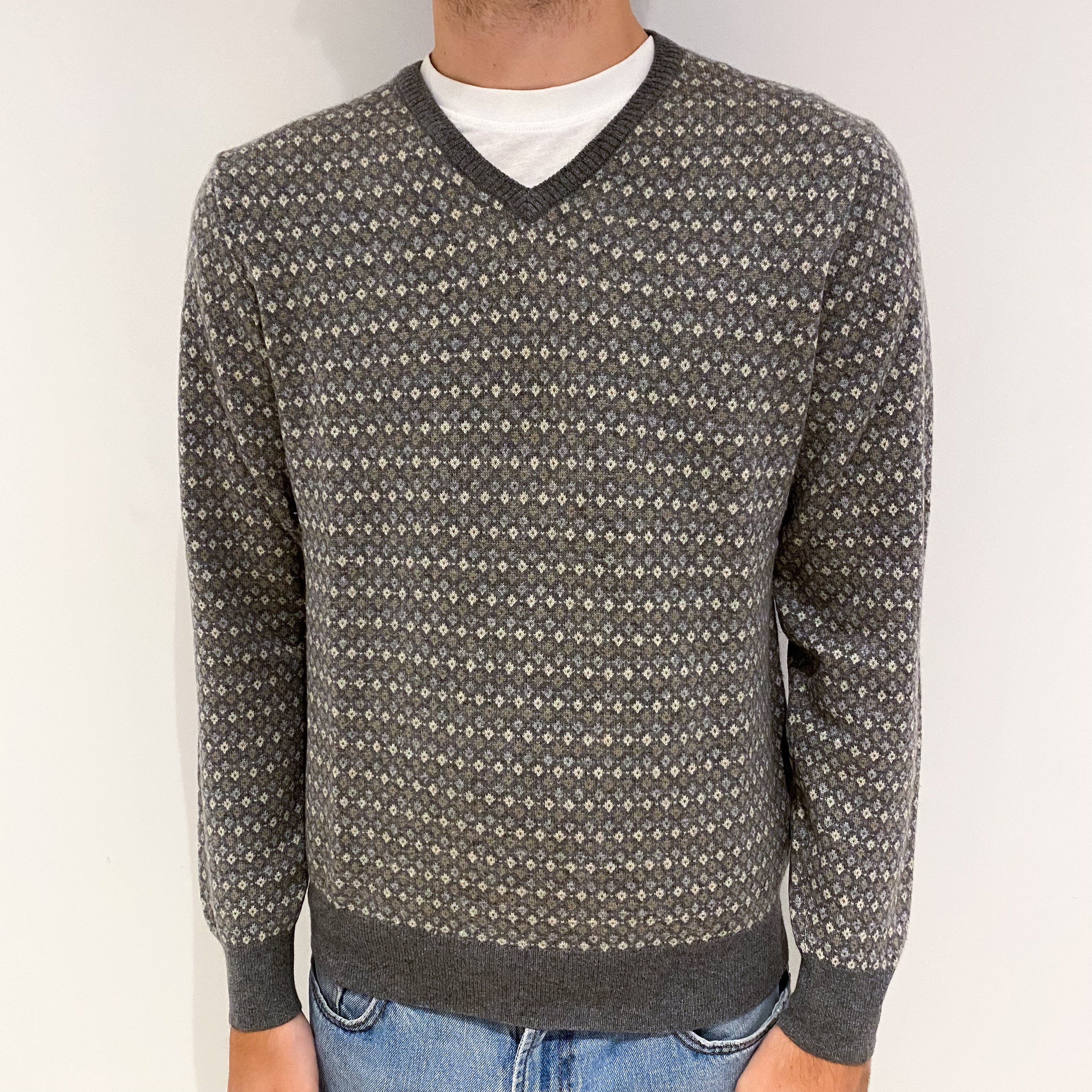 Men's Grey, Beige and Cream Print Cashmere V-Neck Jumper Large