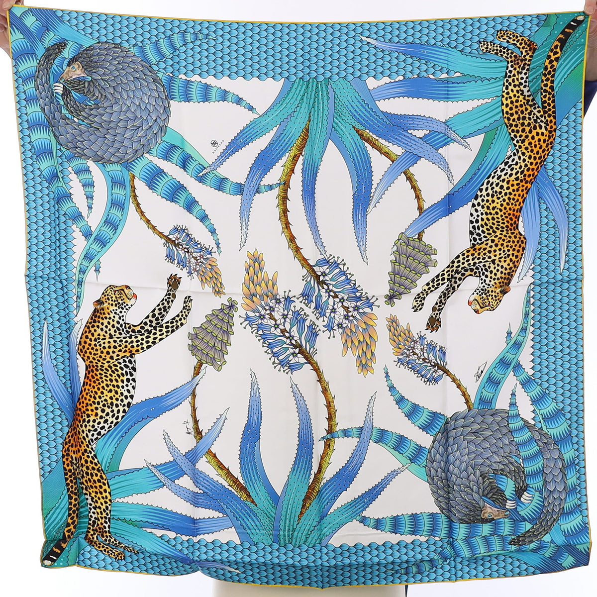 Brand New Bellezza Ivory & Blue Leopard Double Faced Silk Scarf