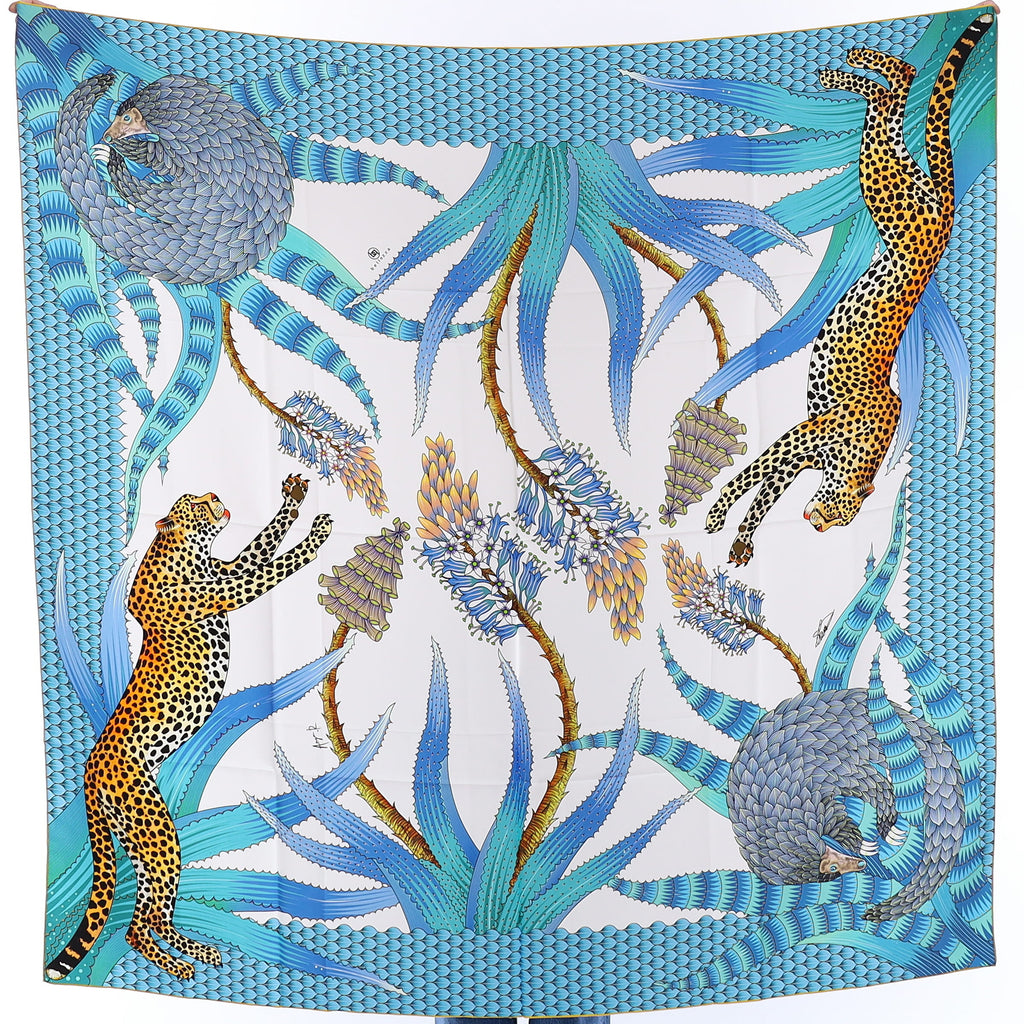 Brand New Bellezza Ivory & Blue Leopard Double Faced Silk Scarf Extra Large