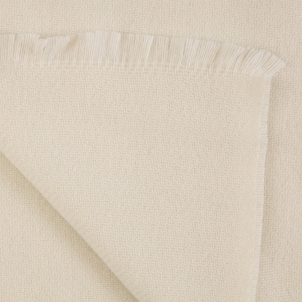 Brand New Scottish Warm White Luxury Woven Cashmere Blanket
