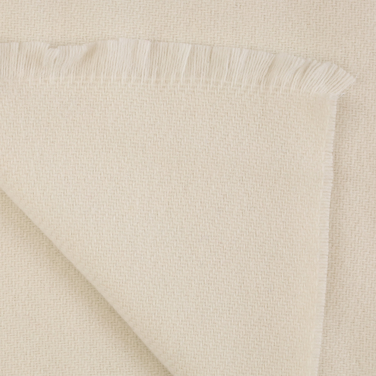 Brand New Scottish Warm White Luxury Woven Cashmere Blanket