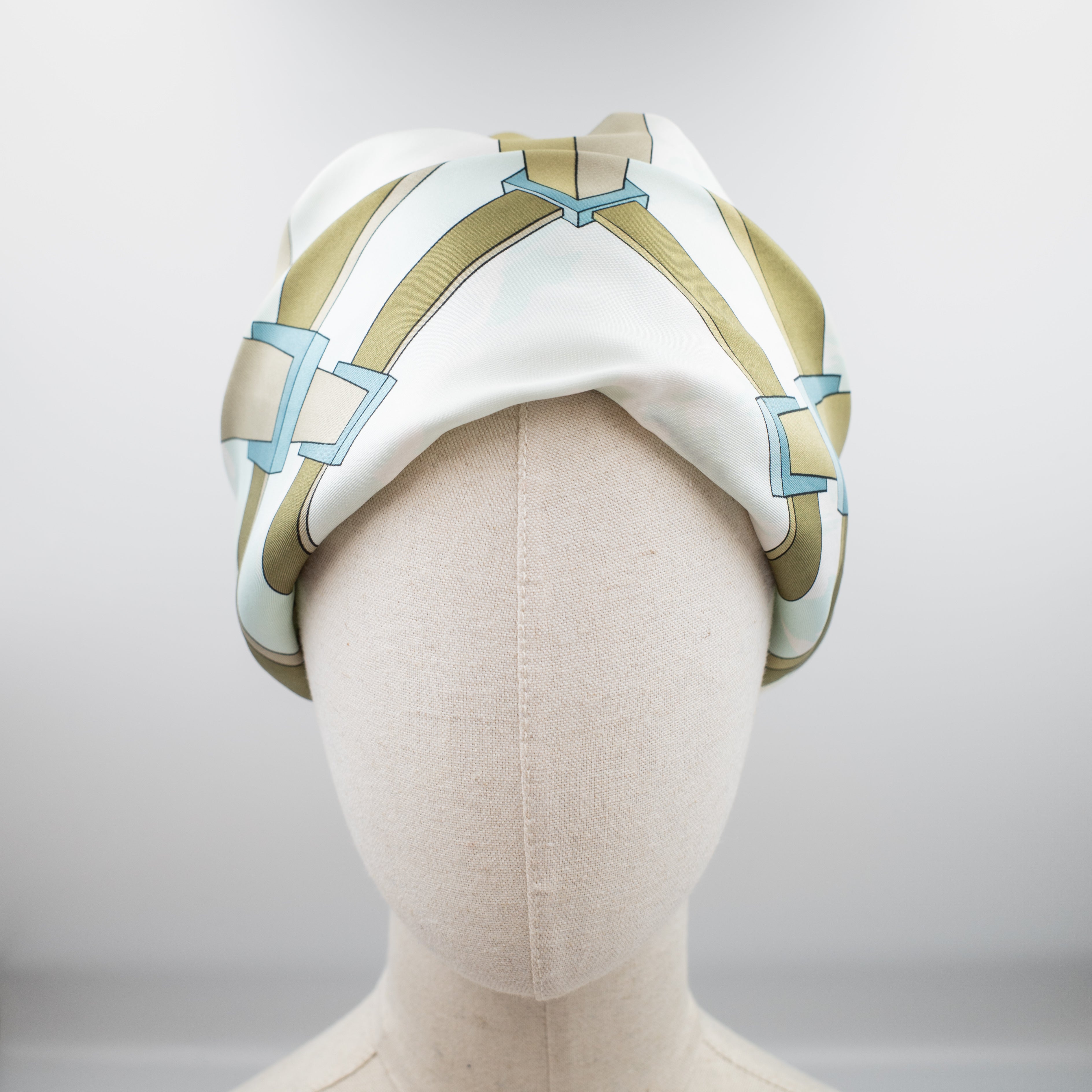 Rare Boxed Hermés 1920’s Style Silk Hat