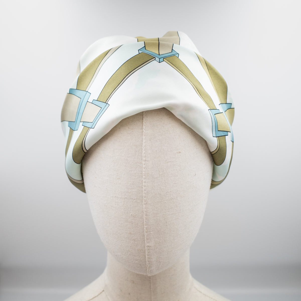 Rare Boxed Hermés 1920’s Style Silk Hat