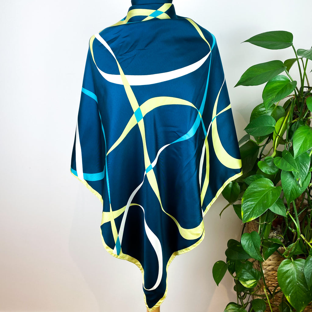 Immaculate Ribbon Design Italian Silk Scarf