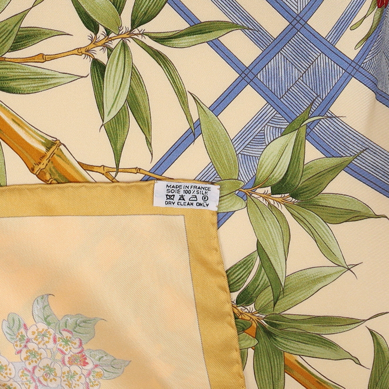 Pristine Hermès Sérénite Silk Scarf Quite Rare